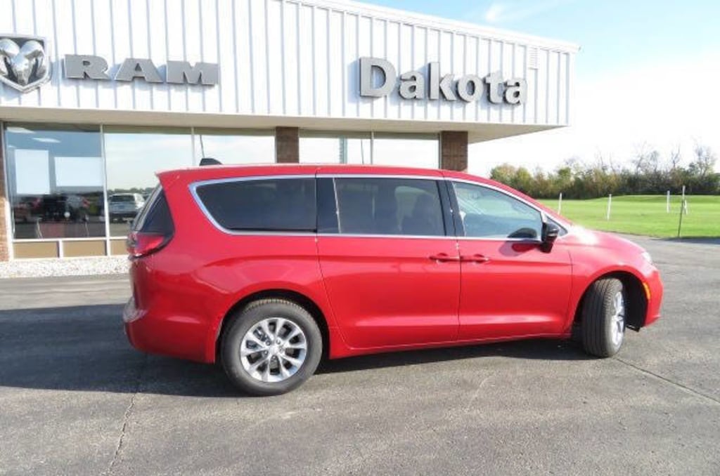New 2026 Chrysler Pacifica SELECT AWD Passenger Van