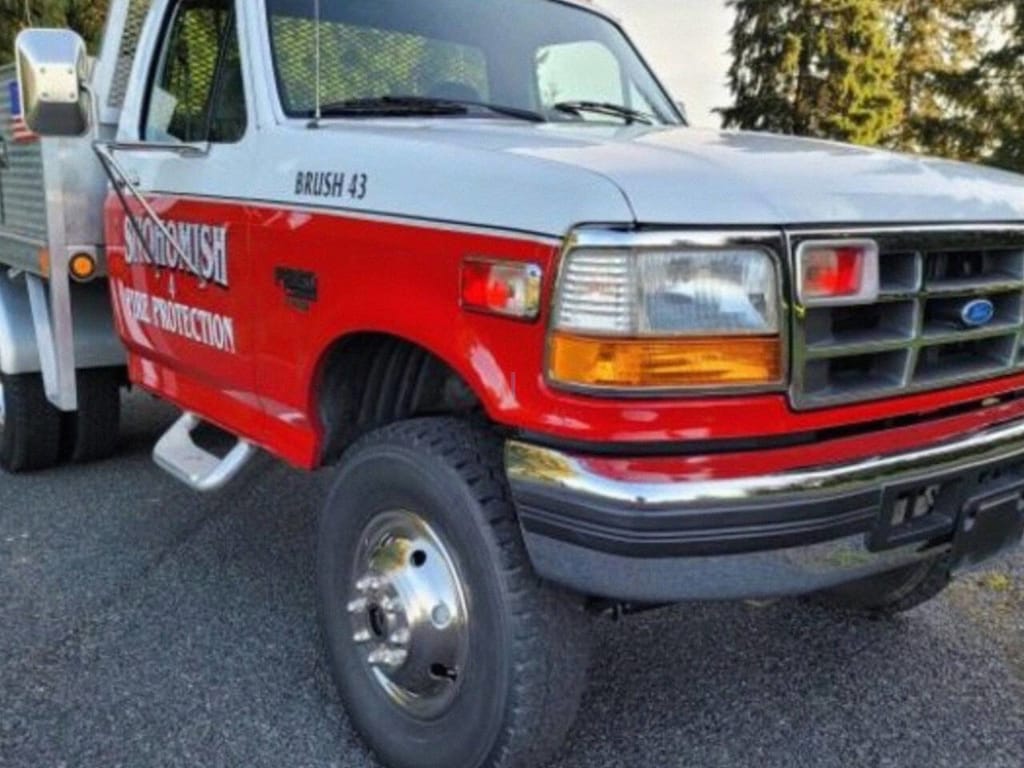Used 1996 Ford F-350 Chassis XL (STD is Estimated) Truck
