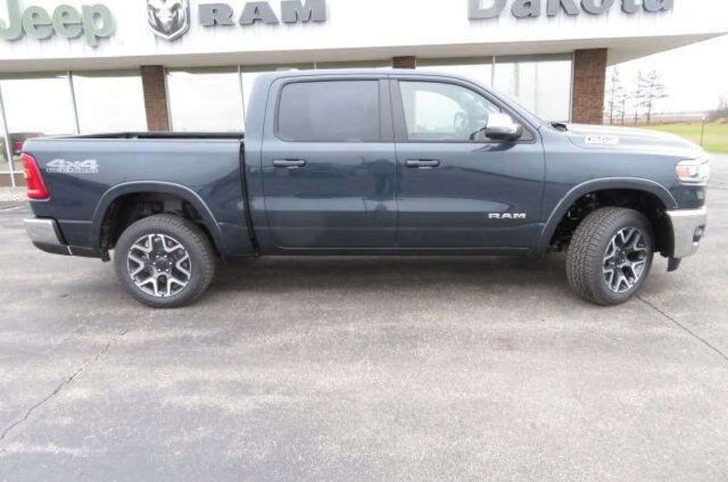New 2026 Ram 1500 LARAMIE CREW CAB 4X4 5'7 BOX Pickup