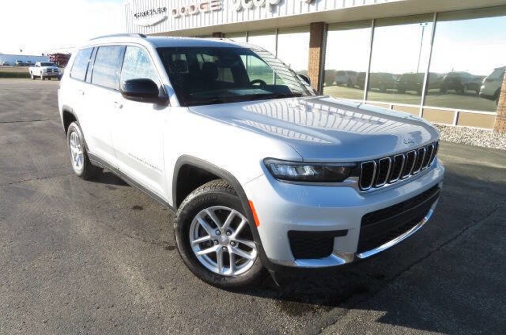 Used 2024 Jeep Grand Cherokee L Laredo SUV