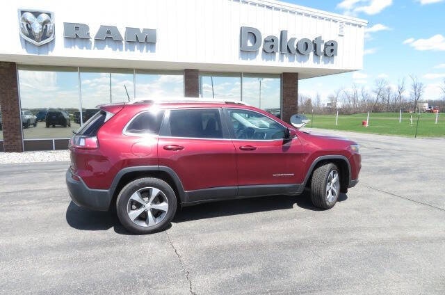 Used 2019 Jeep Cherokee Limited with VIN 1C4PJMDNXKD116617 for sale in Wahpeton, ND
