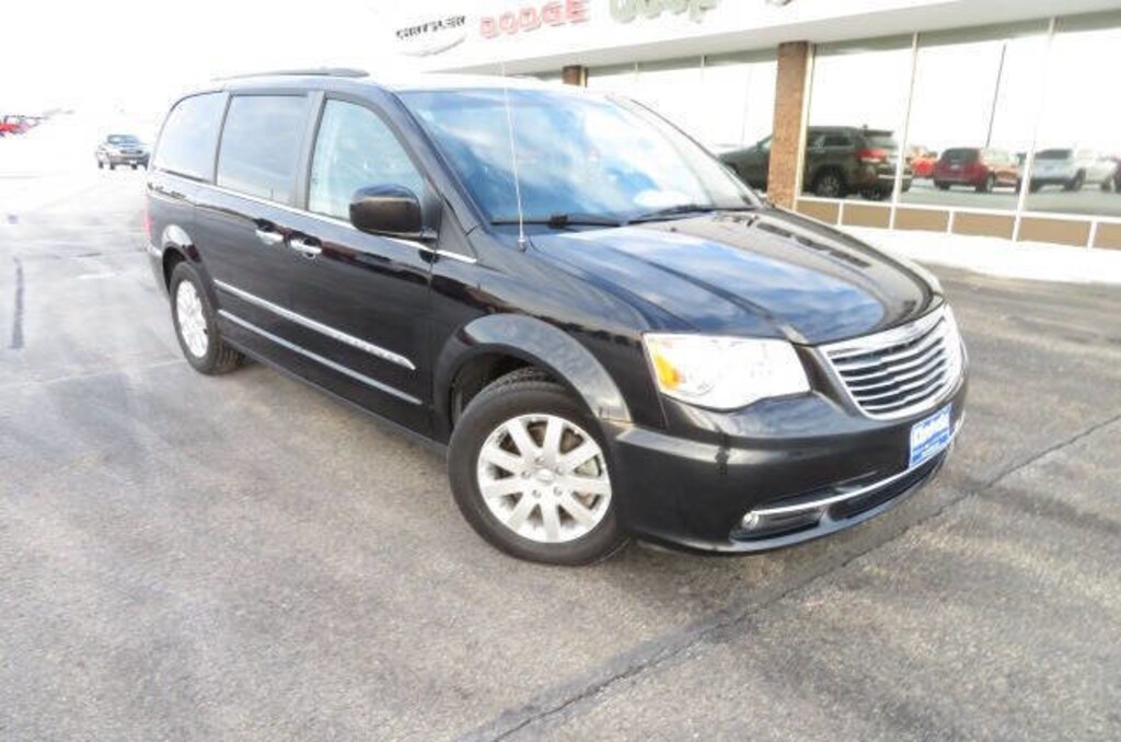 Used 2016 Chrysler Town & Country Touring Van LWB Passenger Van