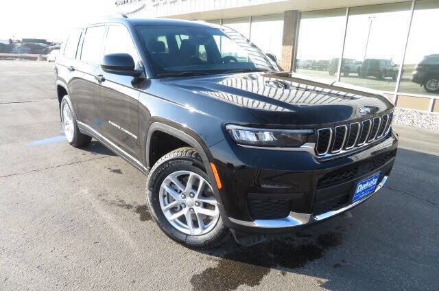 2025 Jeep Grand Cherokee Laredo X photo 4
