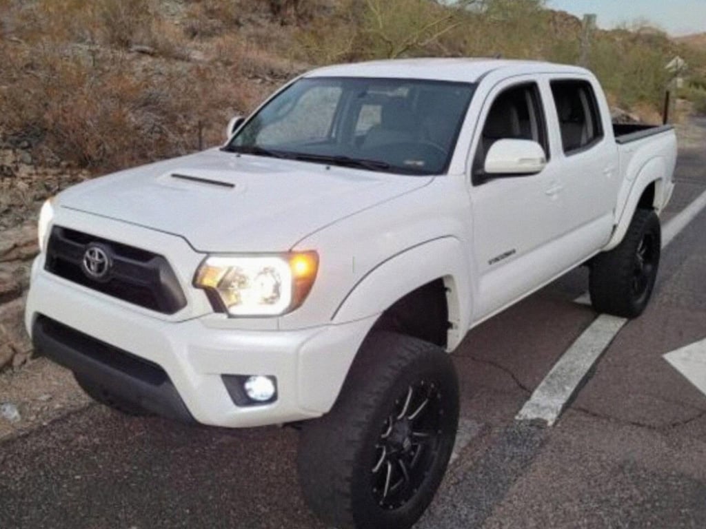 Used 2014 Toyota Tacoma 4x4 Truck Double Cab