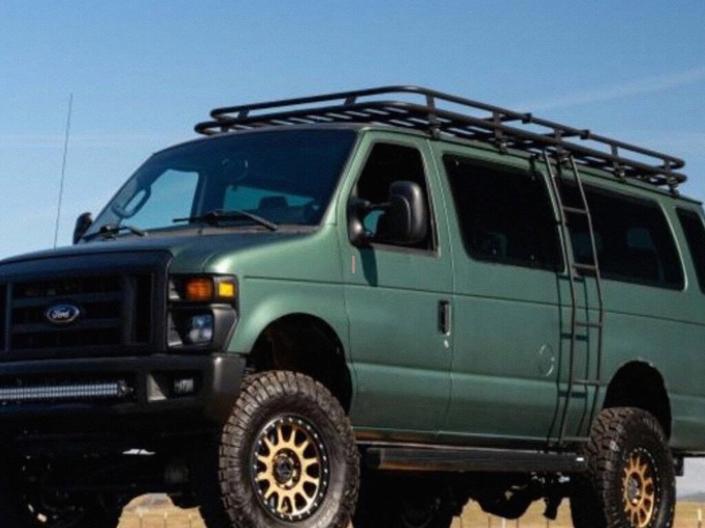 Used 2009 Ford E-350 Super Duty  Wagon Extended Wagon