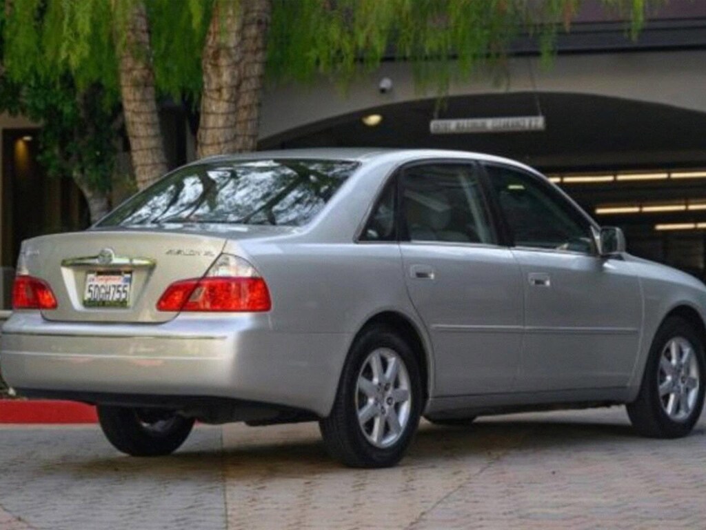 Used 2003 Toyota Avalon  Sedan