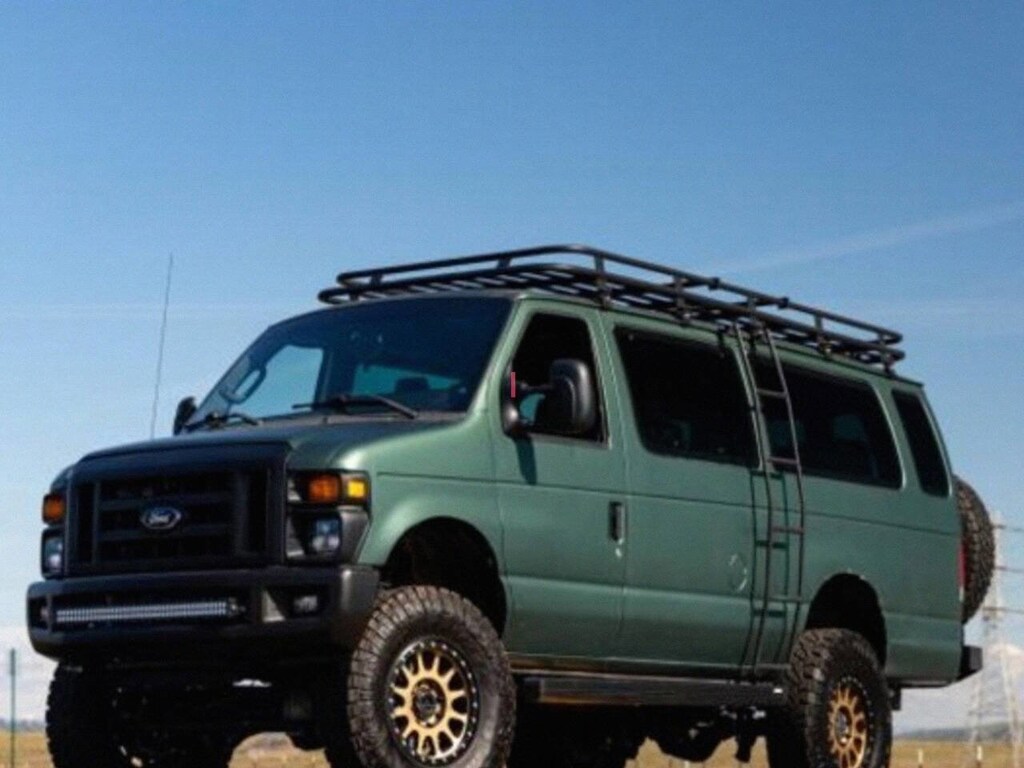 Used 2009 Ford E-350 Super Duty  Wagon Extended Wagon