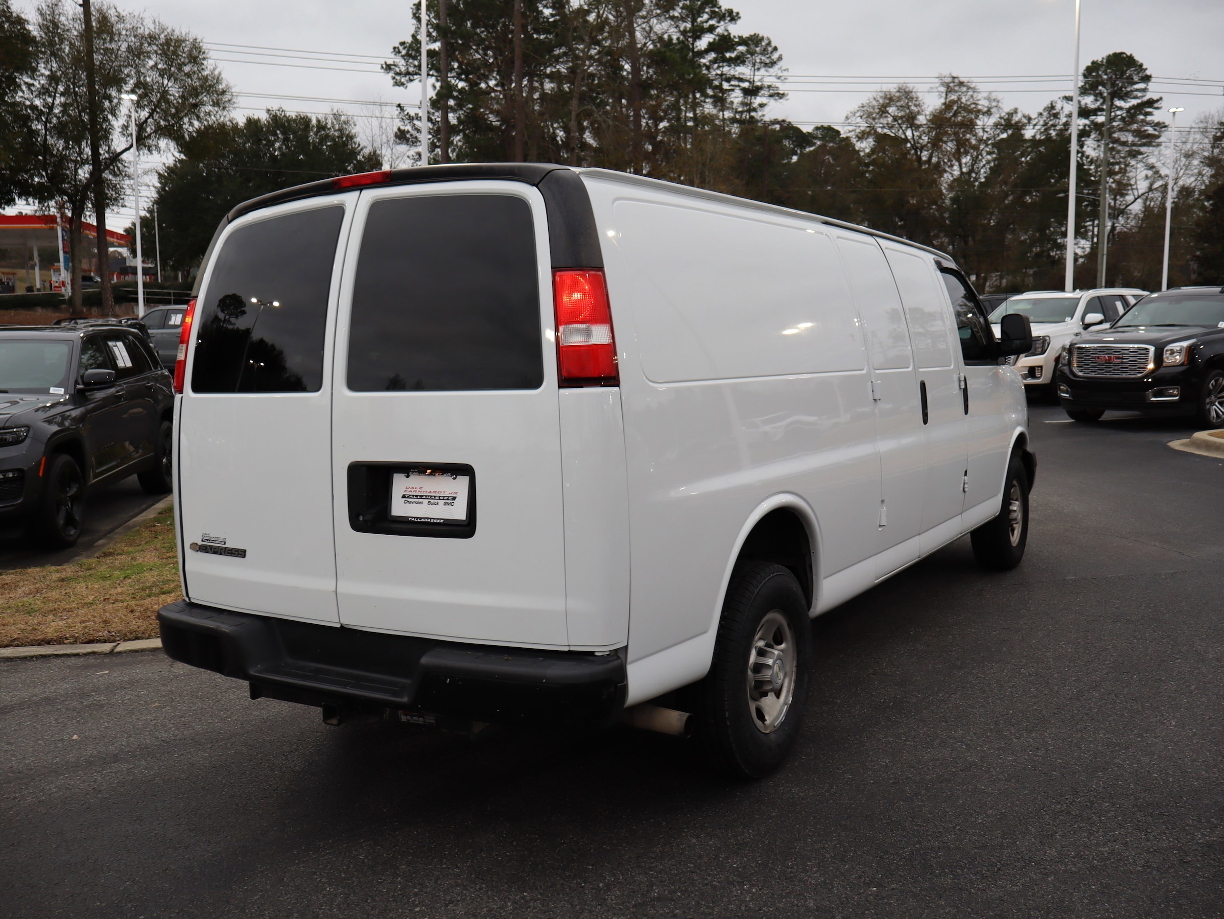 2021 Chevrolet Express Cargo Van photo 2