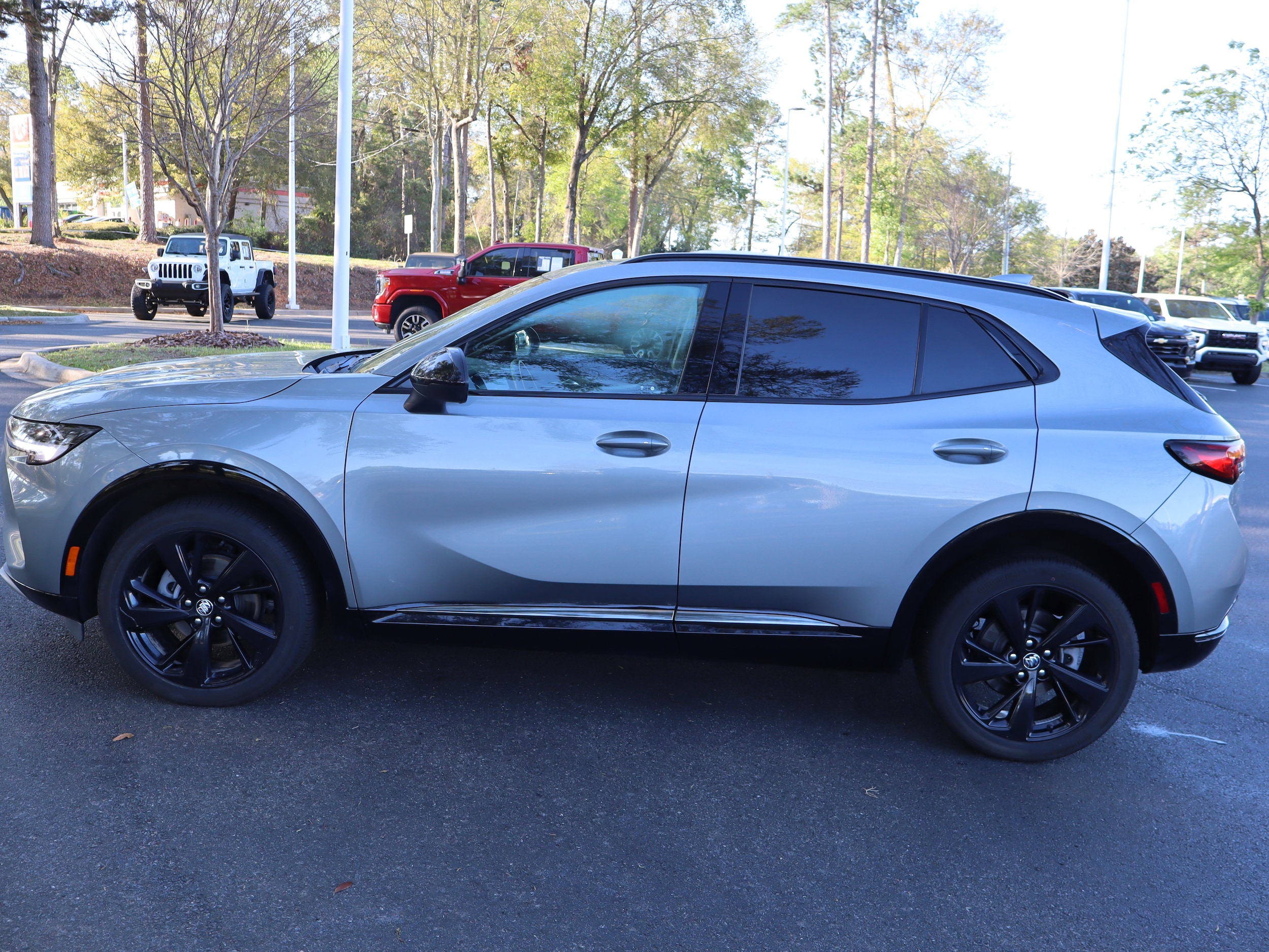 2023 Buick Envision Essence photo 4