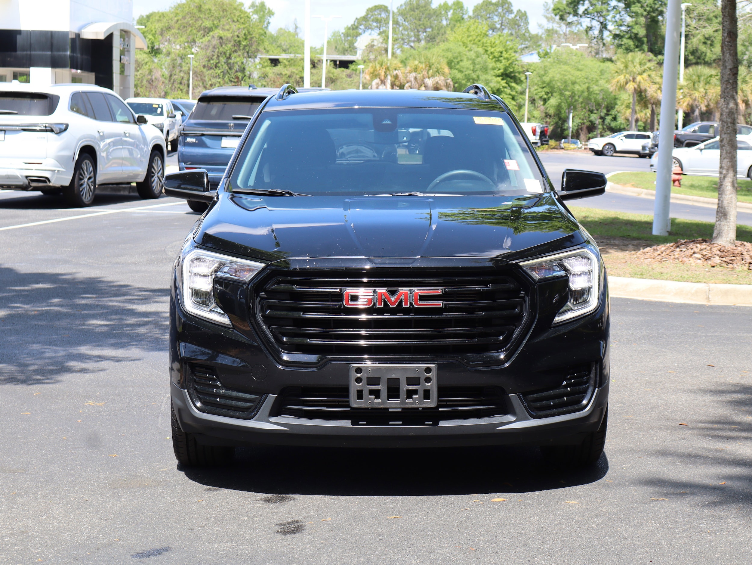 2022 GMC Terrain SLE photo 2