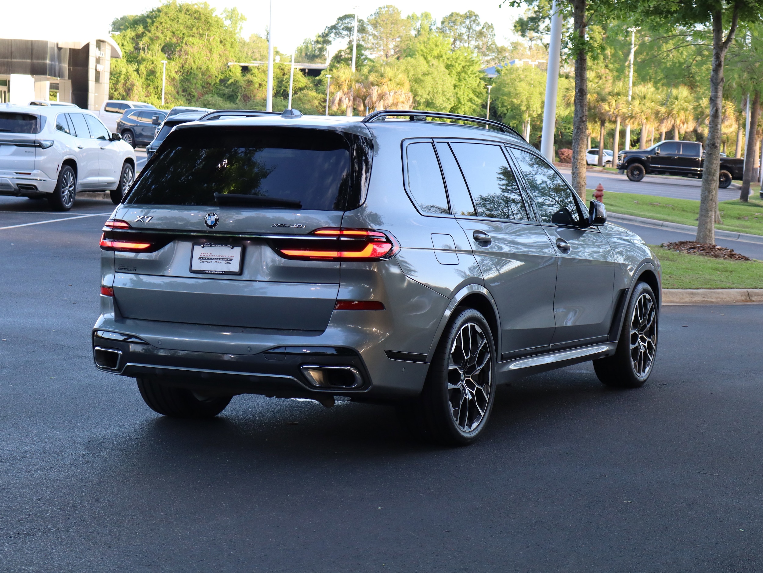 2023 BMW X7 xDrive40i photo 3