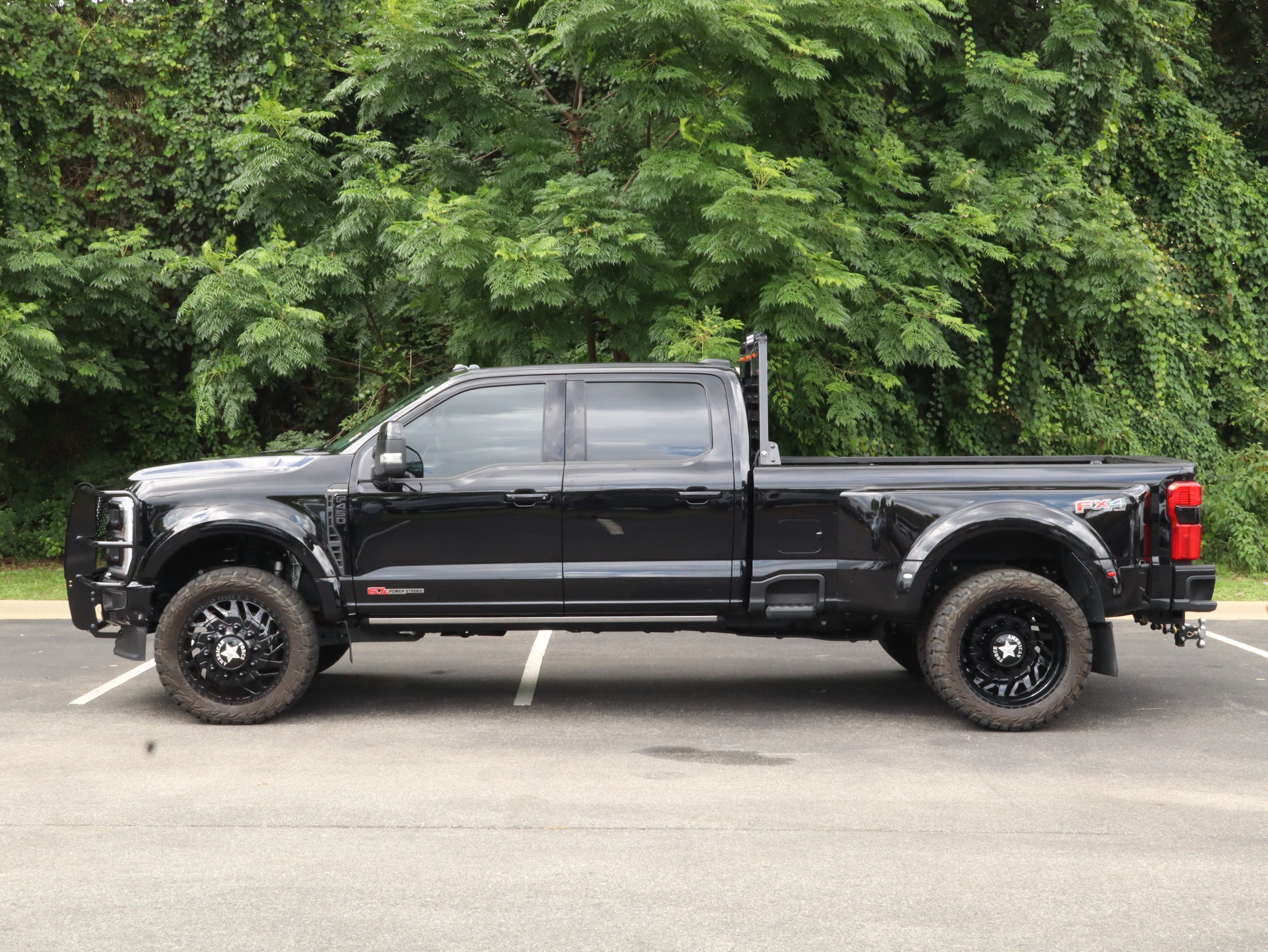 2025 Ford Super Duty F-450 DRW Platinum