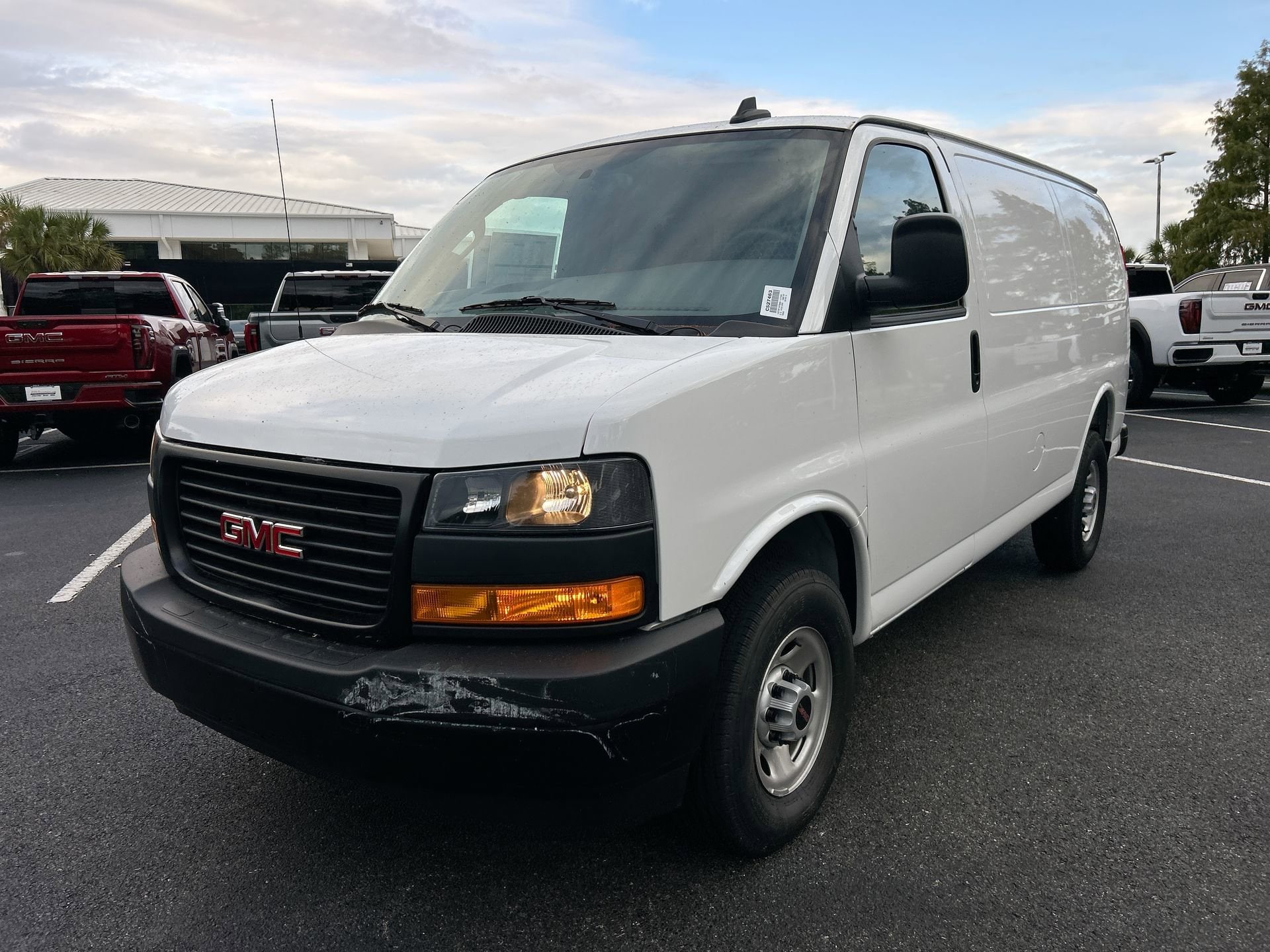 GMC Savana Cargo Van 1WT