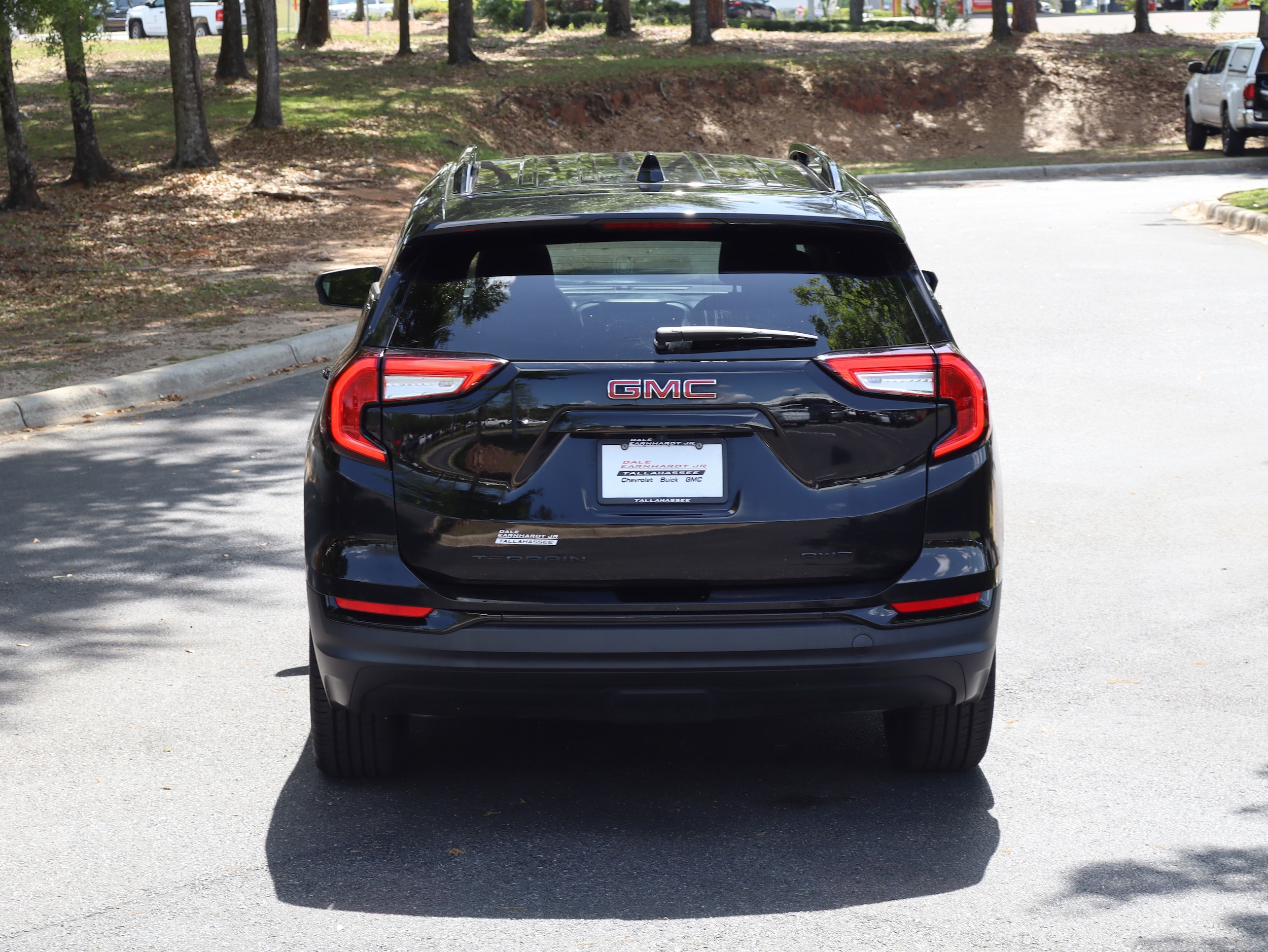 2022 GMC Terrain SLE photo 3