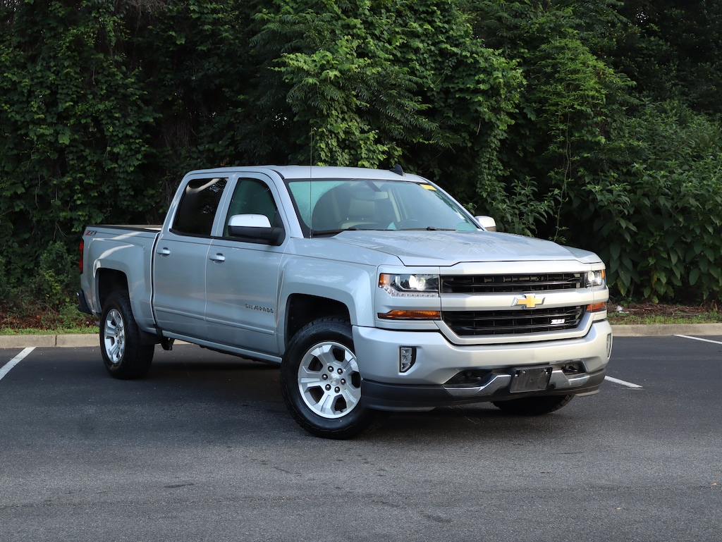 Used 2017 Chevrolet Silverado 1500 LT Pickup