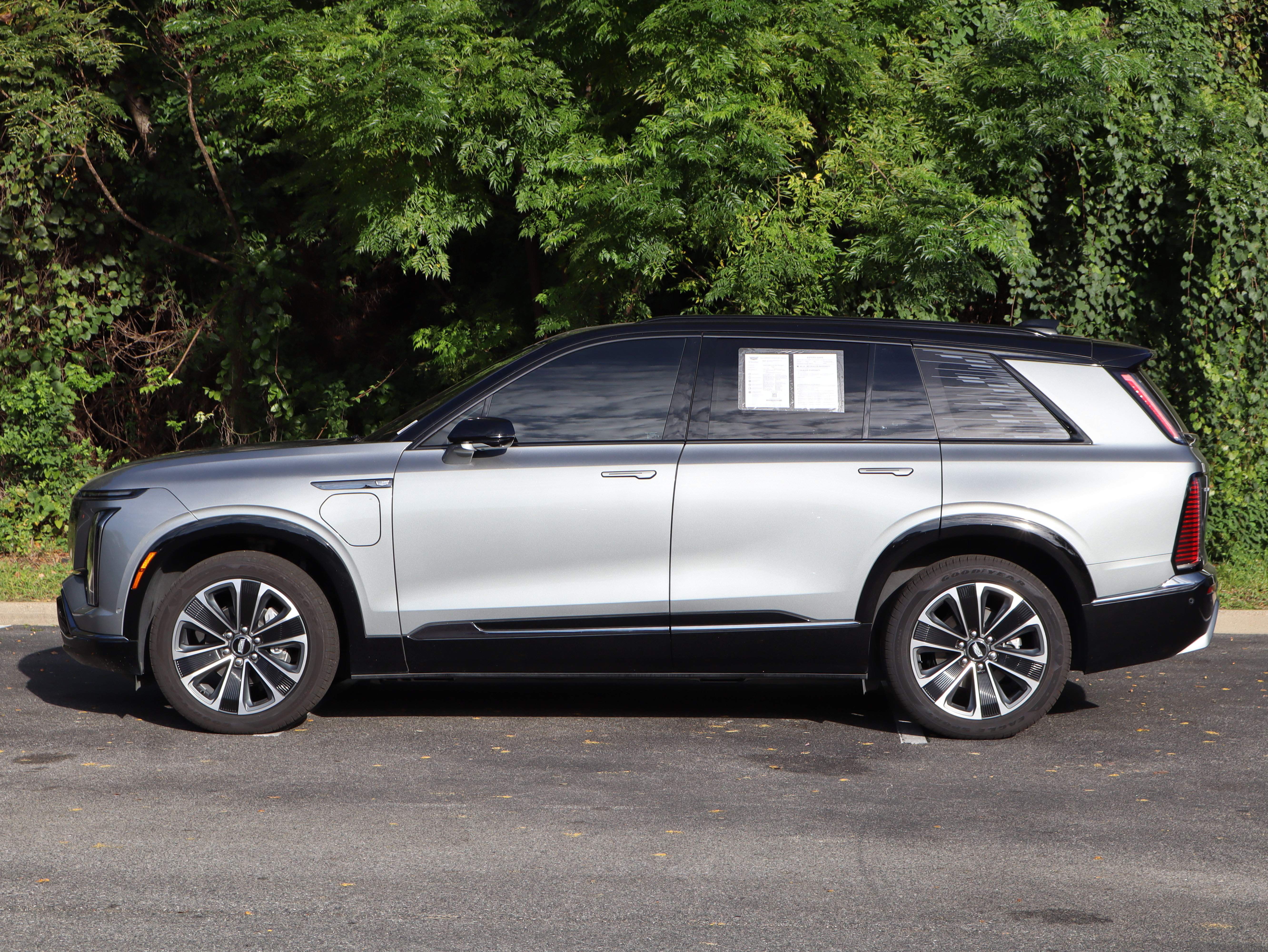 Certified 2026 CADILLAC Vistiq Sport SUV