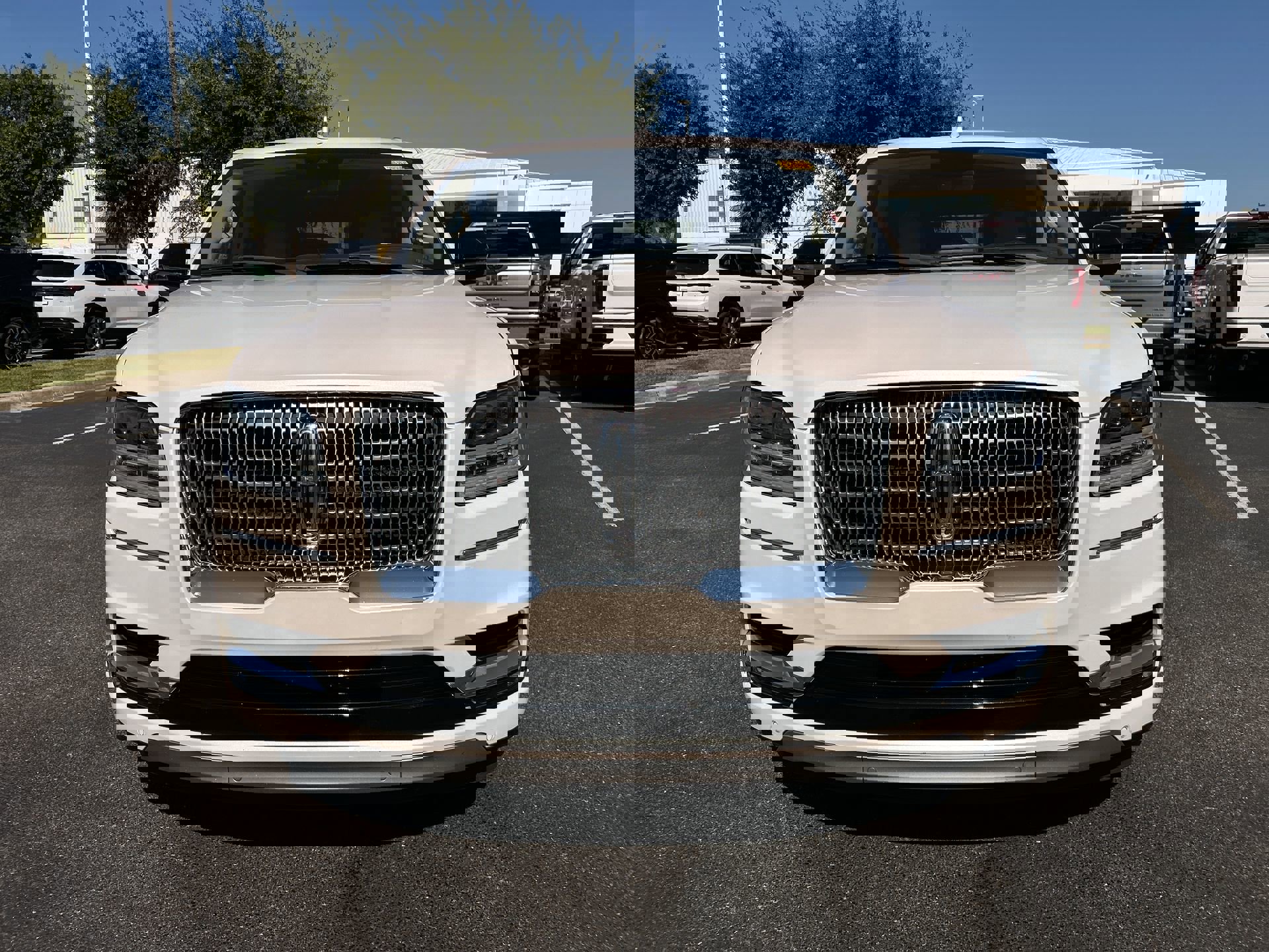 2019 Lincoln Navigator L Reserve photo 3