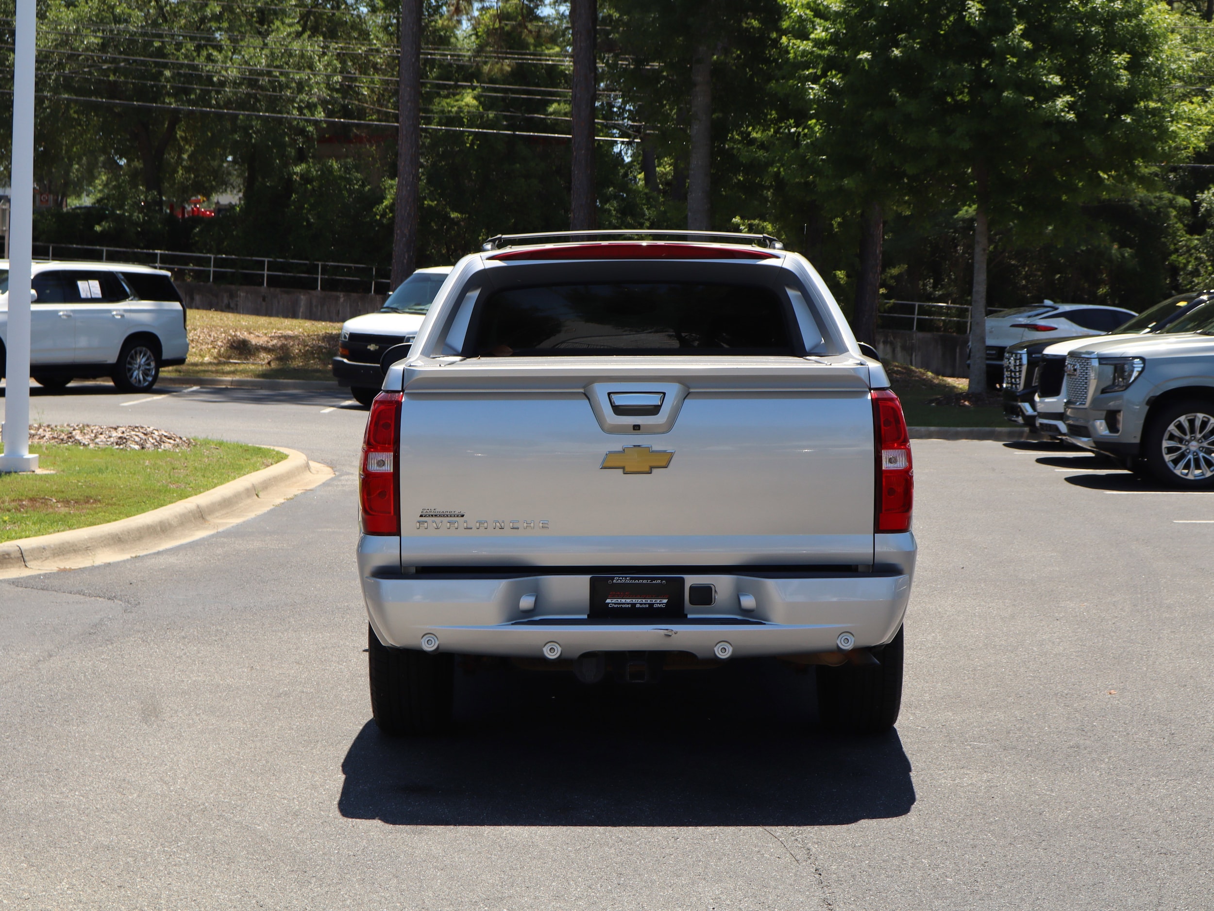 2013 Chevrolet Avalanche LT photo 3
