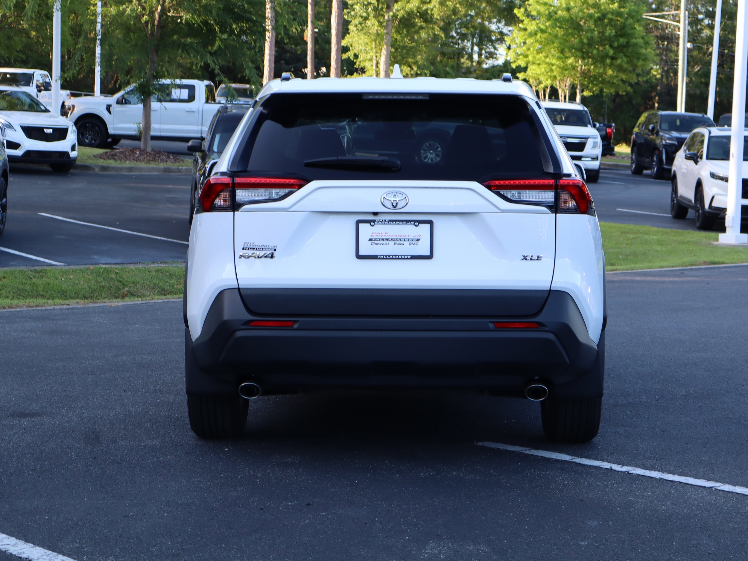 2024 Toyota RAV4 XLE photo 6