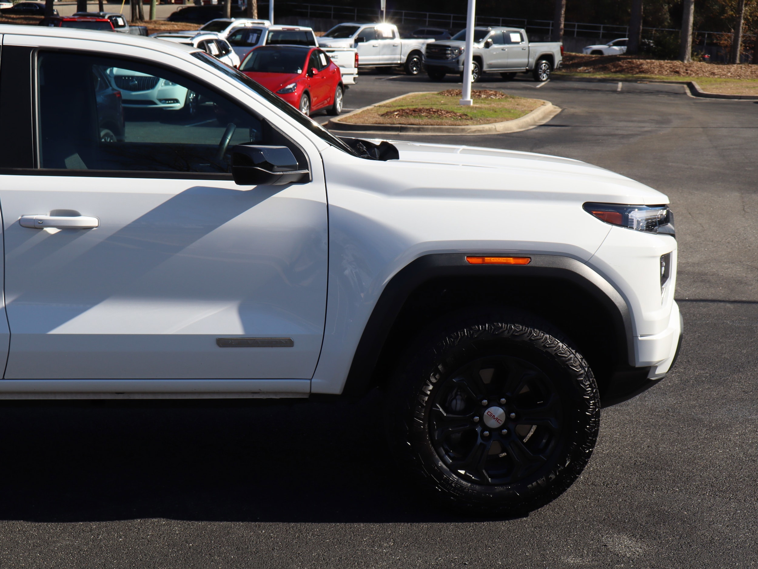 2024 GMC Canyon 2WD Elevation photo 4