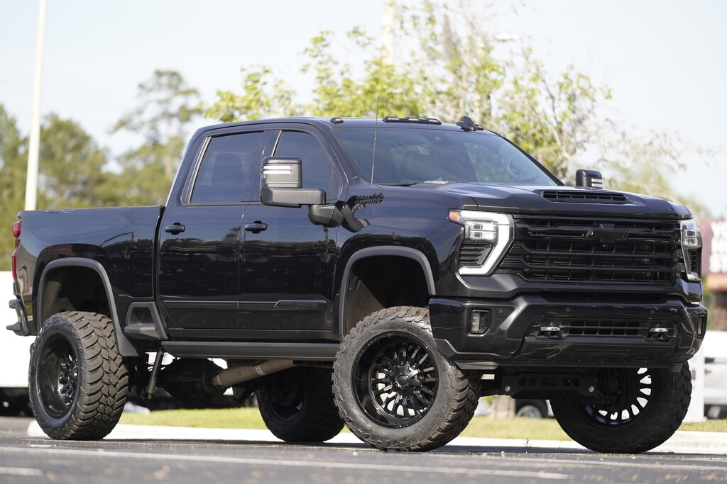 Used 2024 Chevrolet Silverado 2500HD High Country Pickup