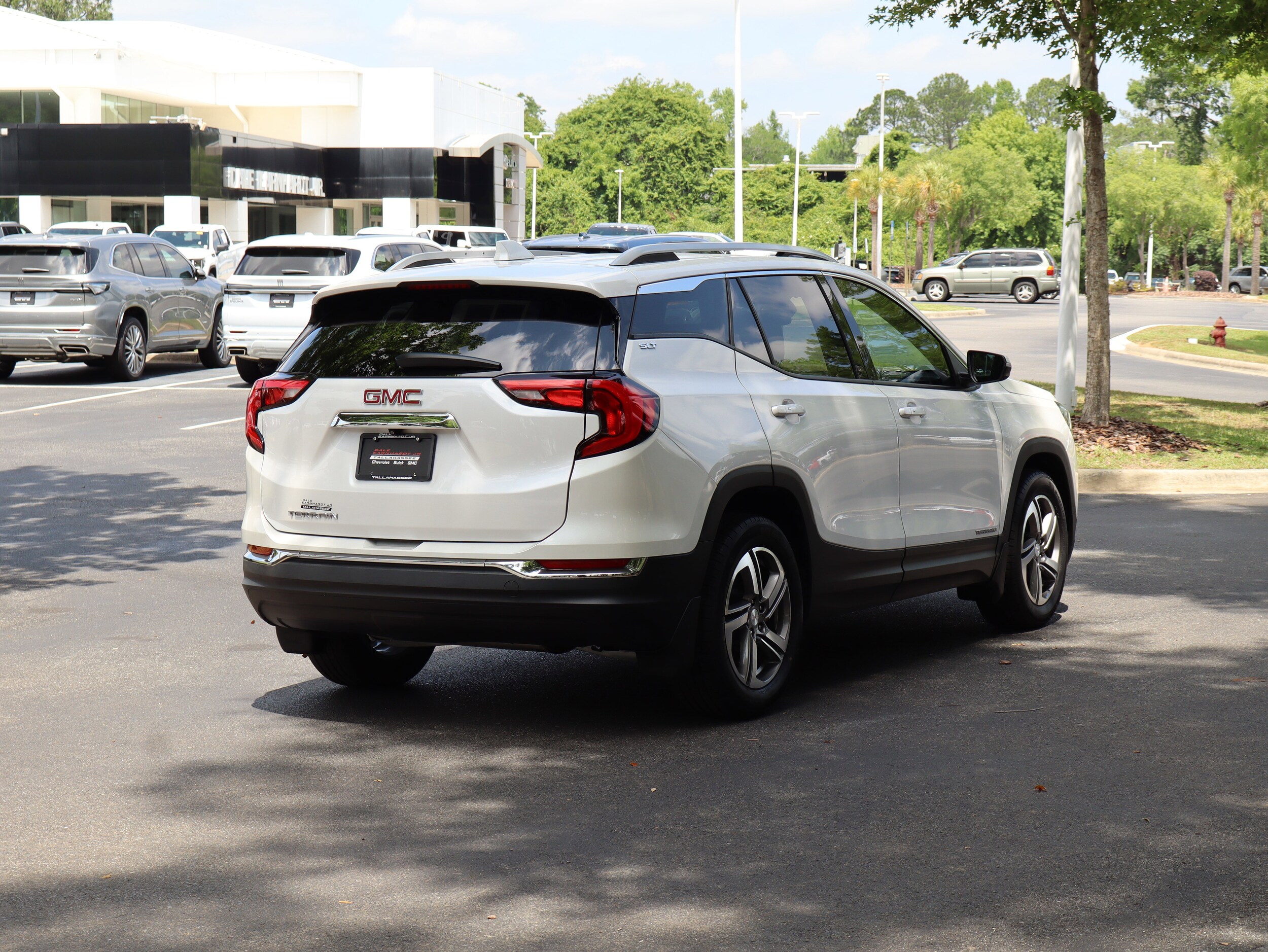 2021 GMC Terrain SLT photo 3