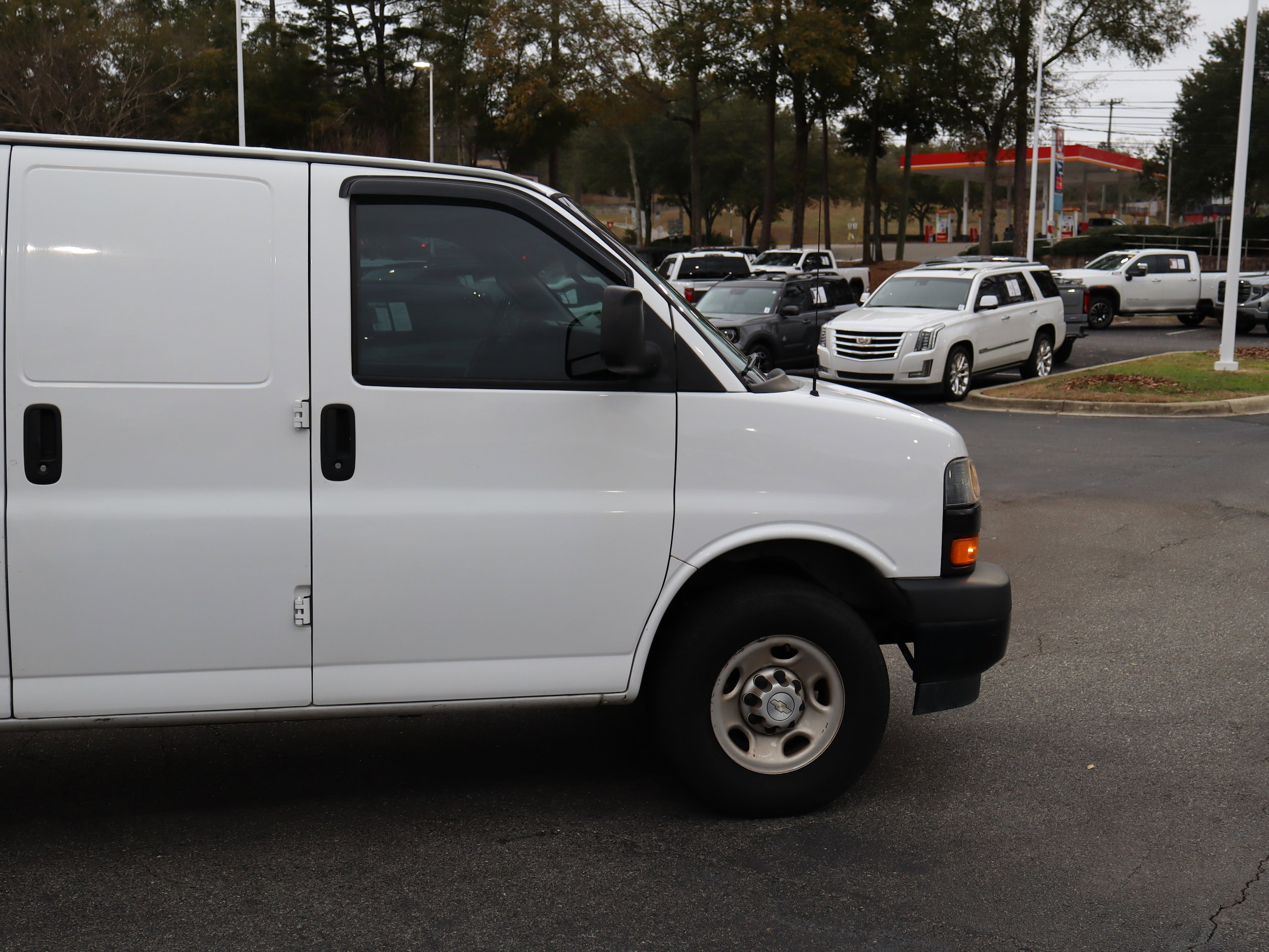 2021 Chevrolet Express Cargo Van photo 5