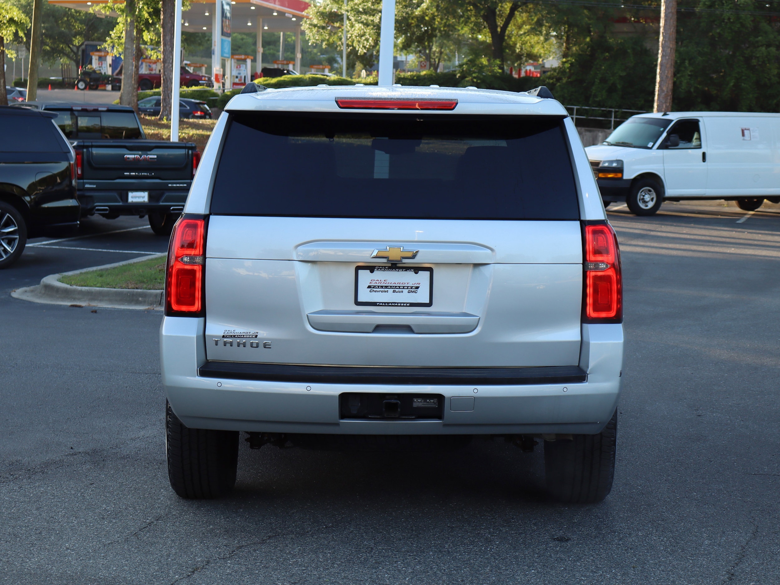 2017 Chevrolet Tahoe LT photo 3