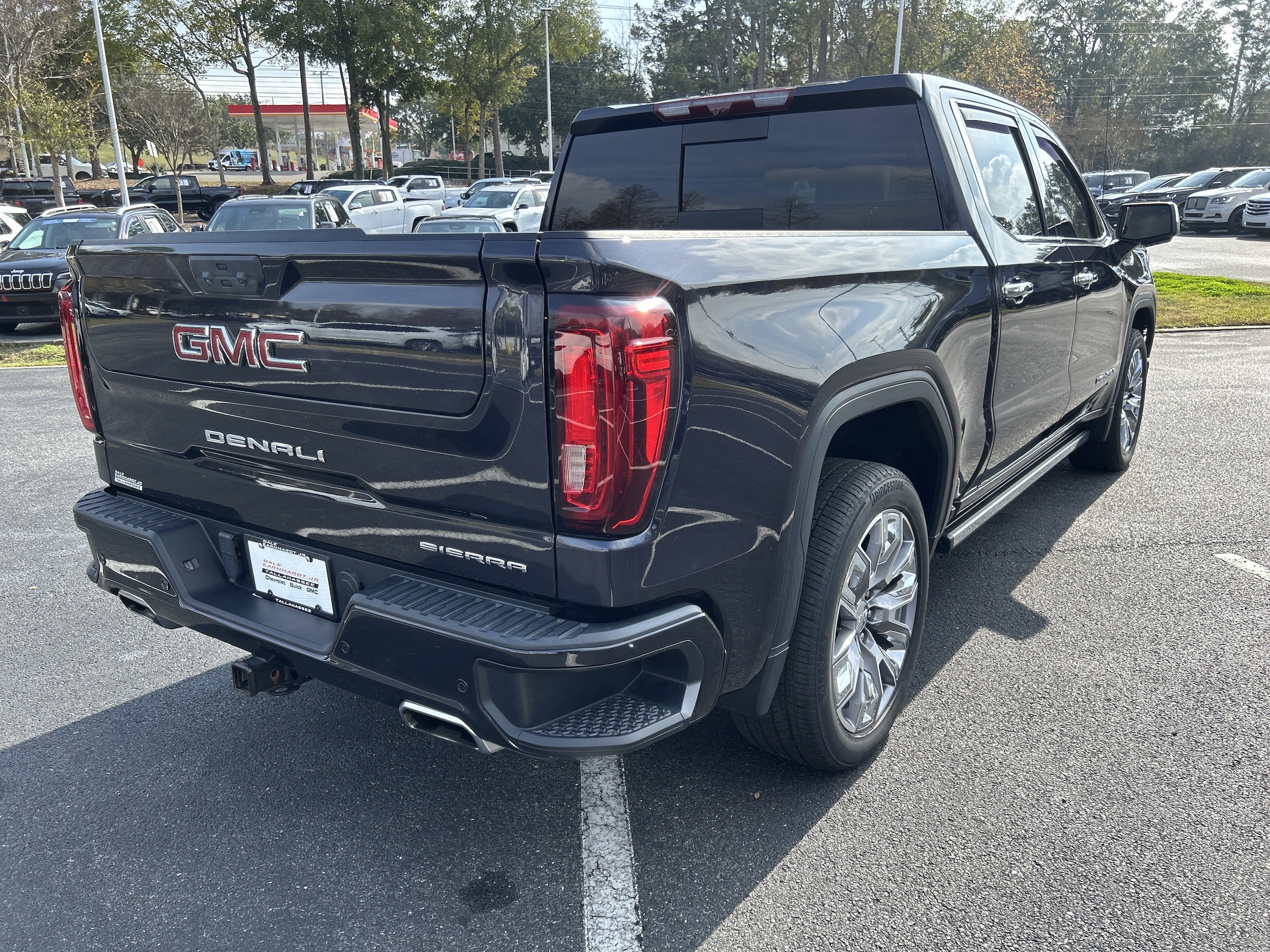 2022 GMC Sierra 1500 Denali photo 3