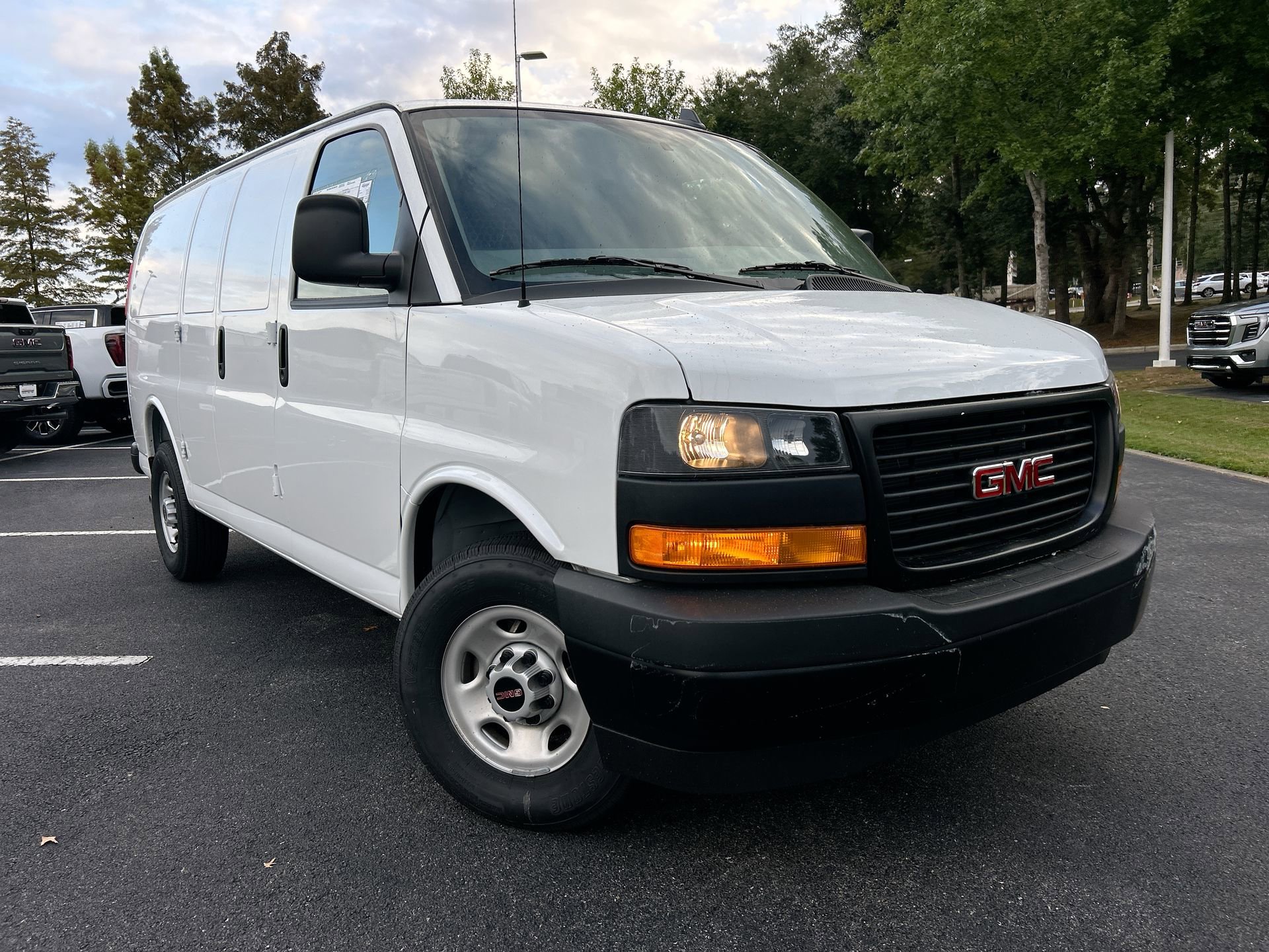 GMC Savana Cargo Van 1WT