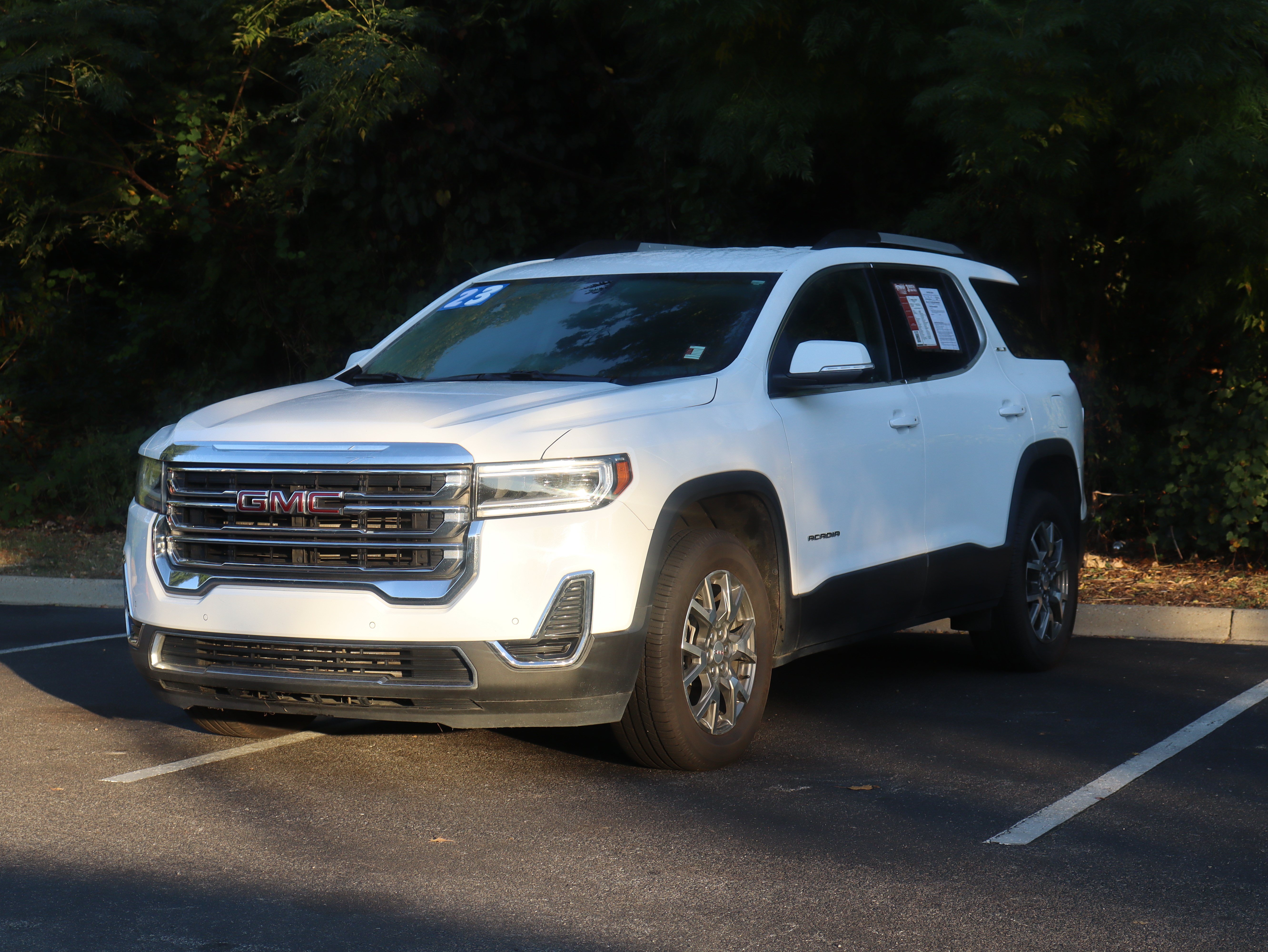 Used 2023 GMC Acadia SLE SUV