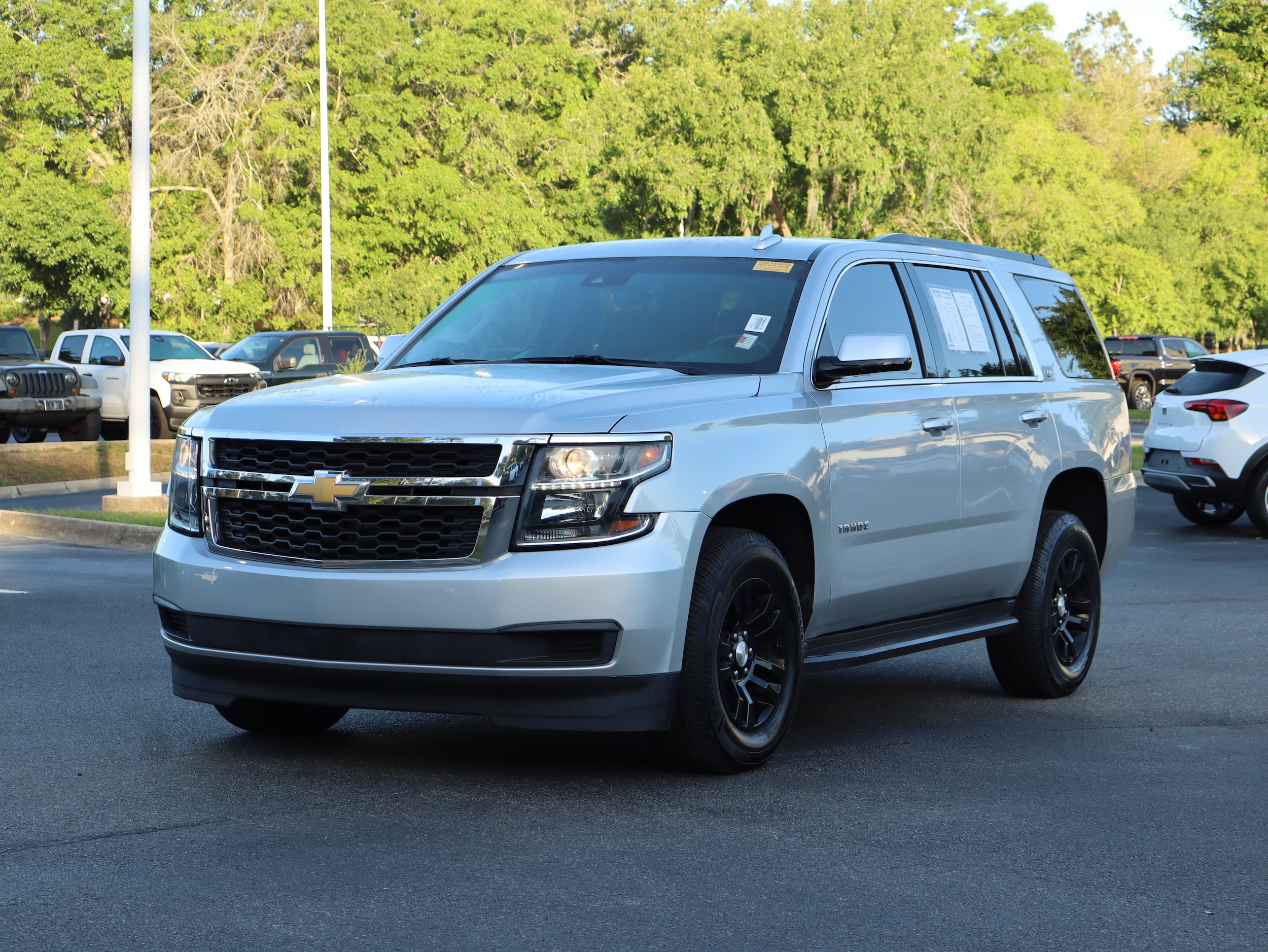 2017 Chevrolet Tahoe LT photo 4