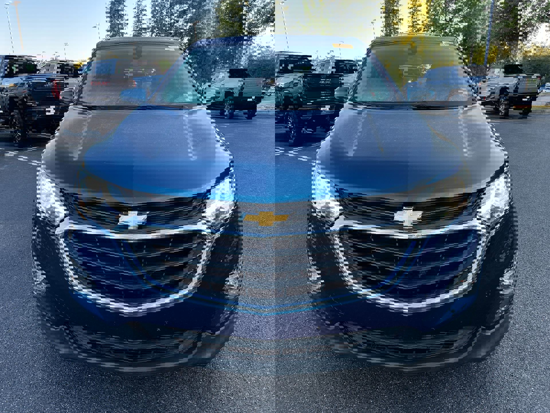 2019 Chevrolet Equinox LT photo 2