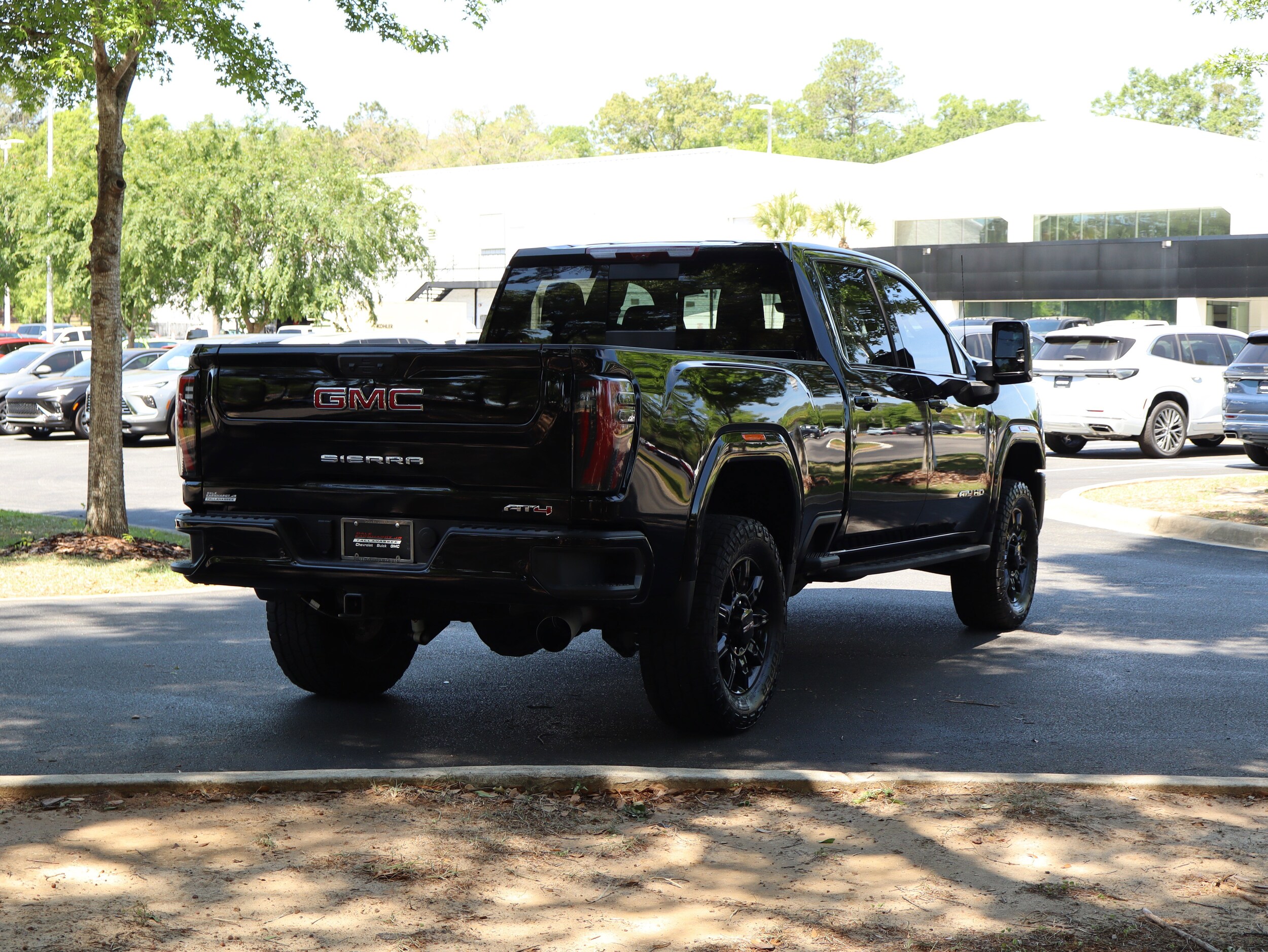 2025 GMC Sierra 2500HD AT4 photo 3