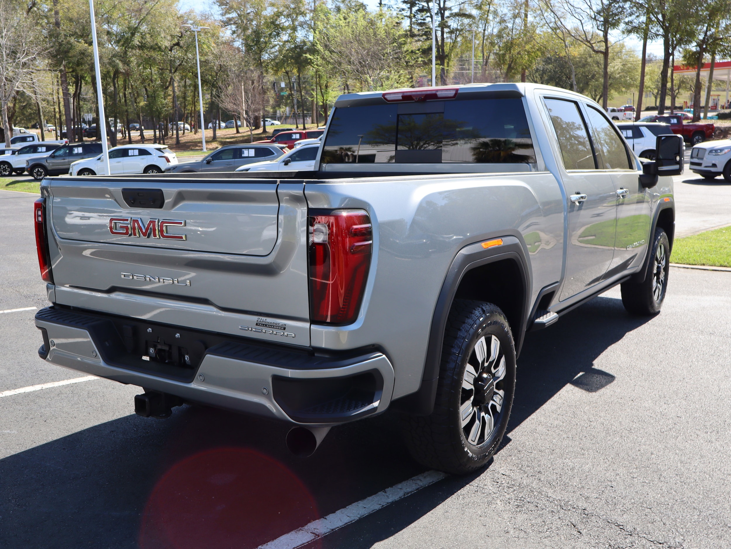 2025 GMC Sierra 2500HD Denali photo 3