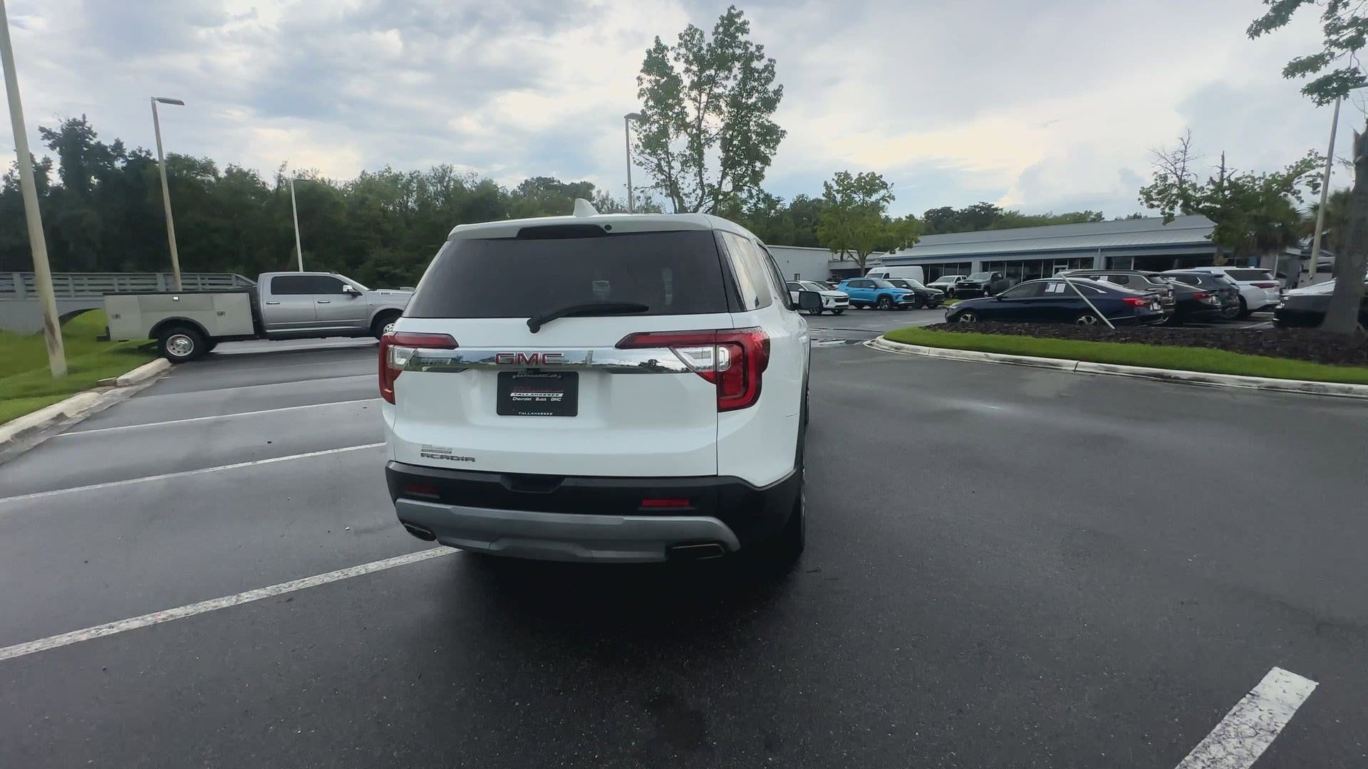 2023 GMC Acadia SLE photo 3