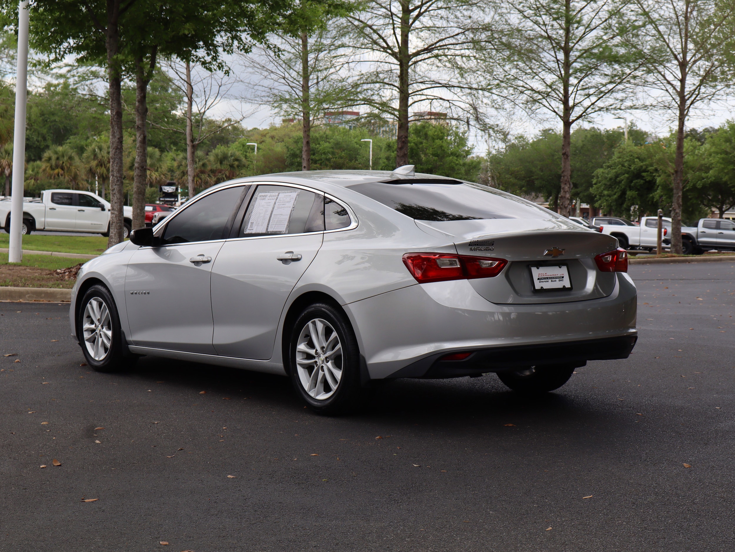 2016 Chevrolet Malibu LT photo 2