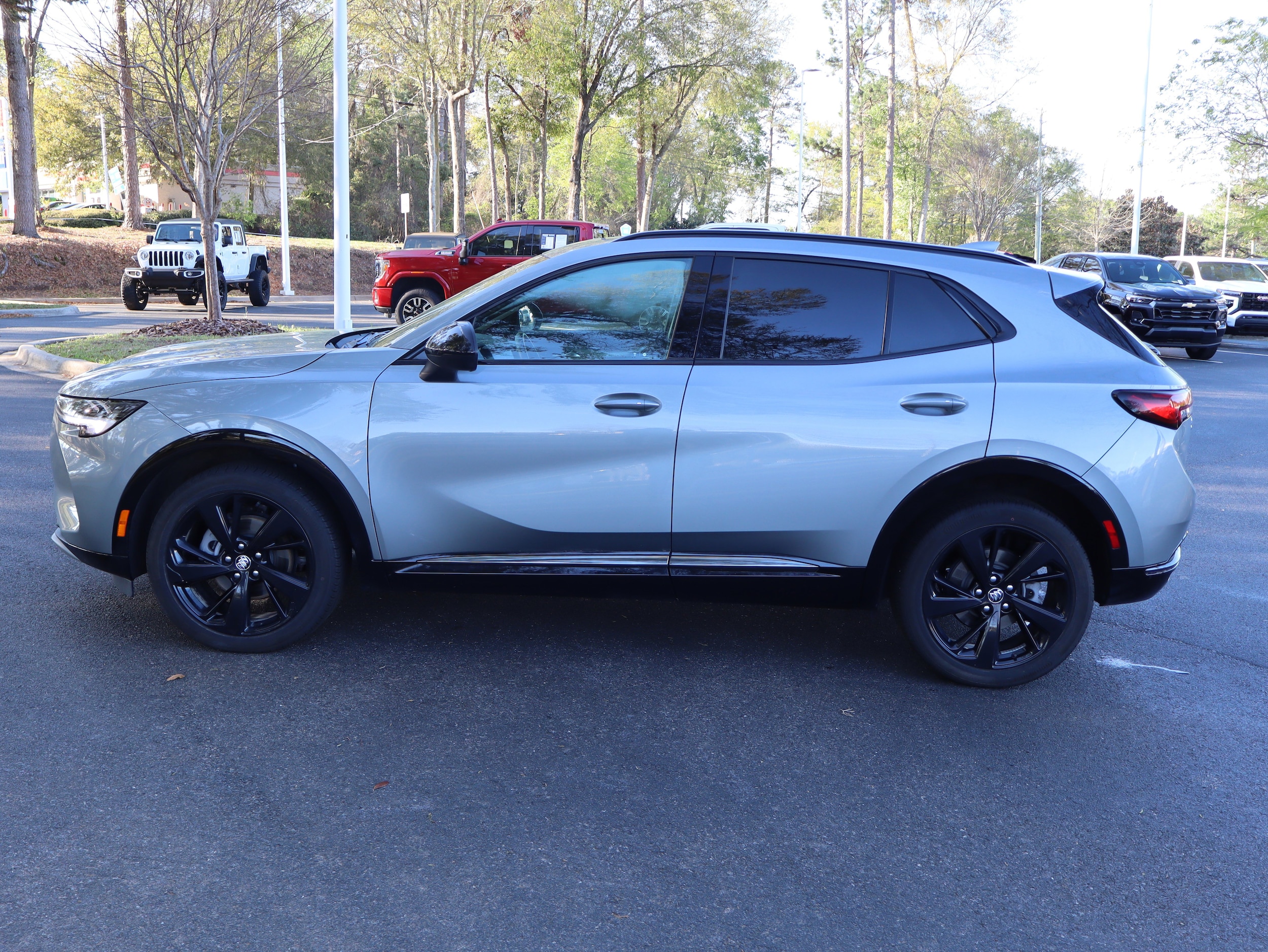 2023 Buick Envision Essence photo 5