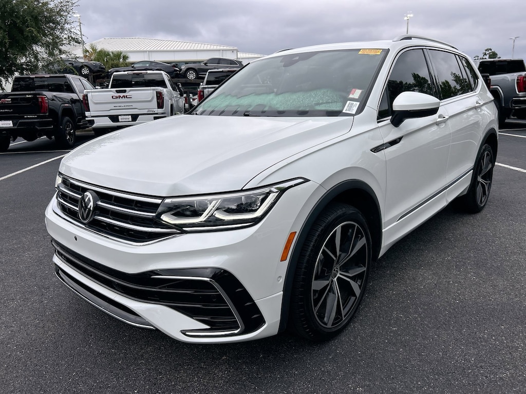 Used 2024 Volkswagen Tiguan SEL R-Line SUV