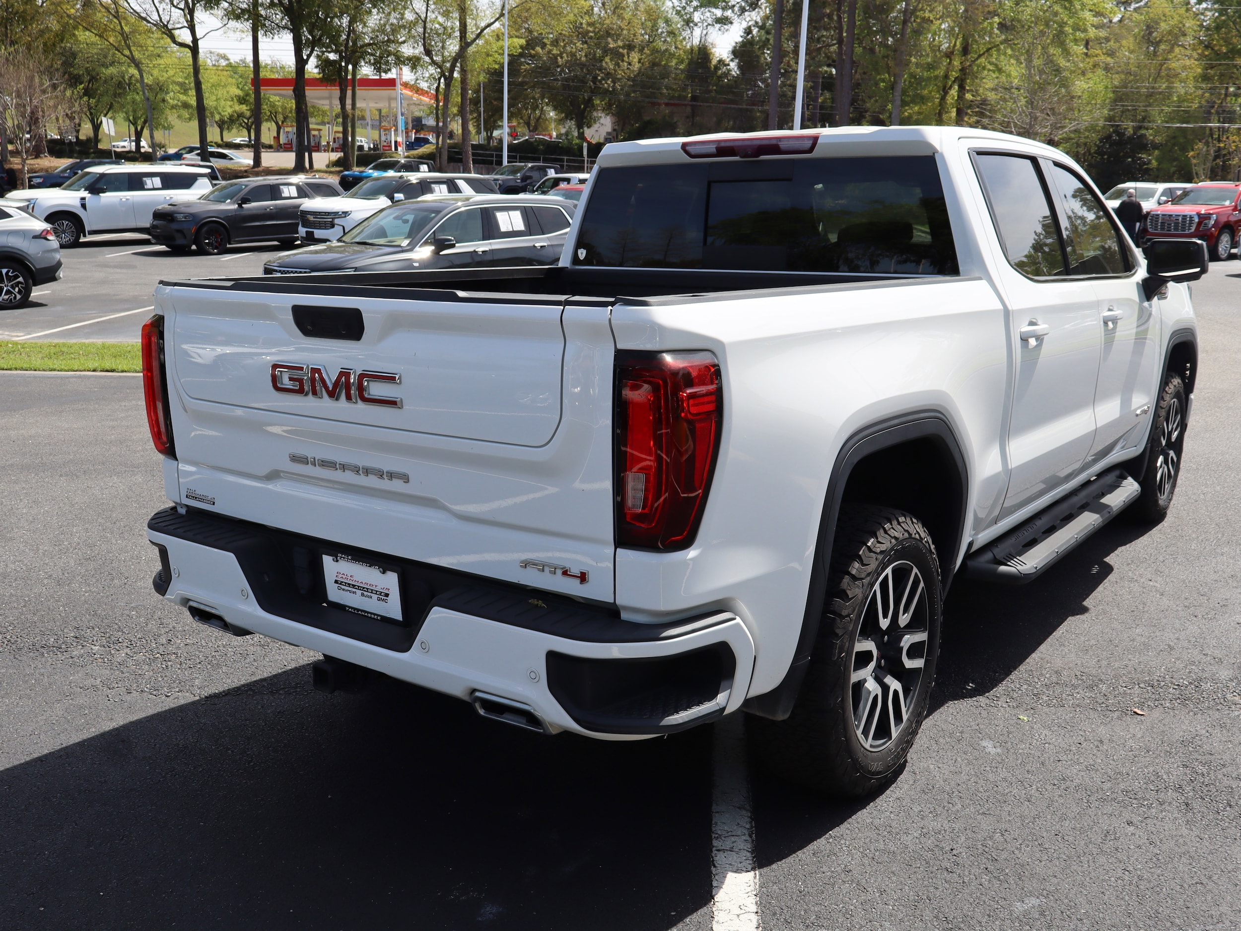 2023 GMC Sierra 1500 AT4 photo 3