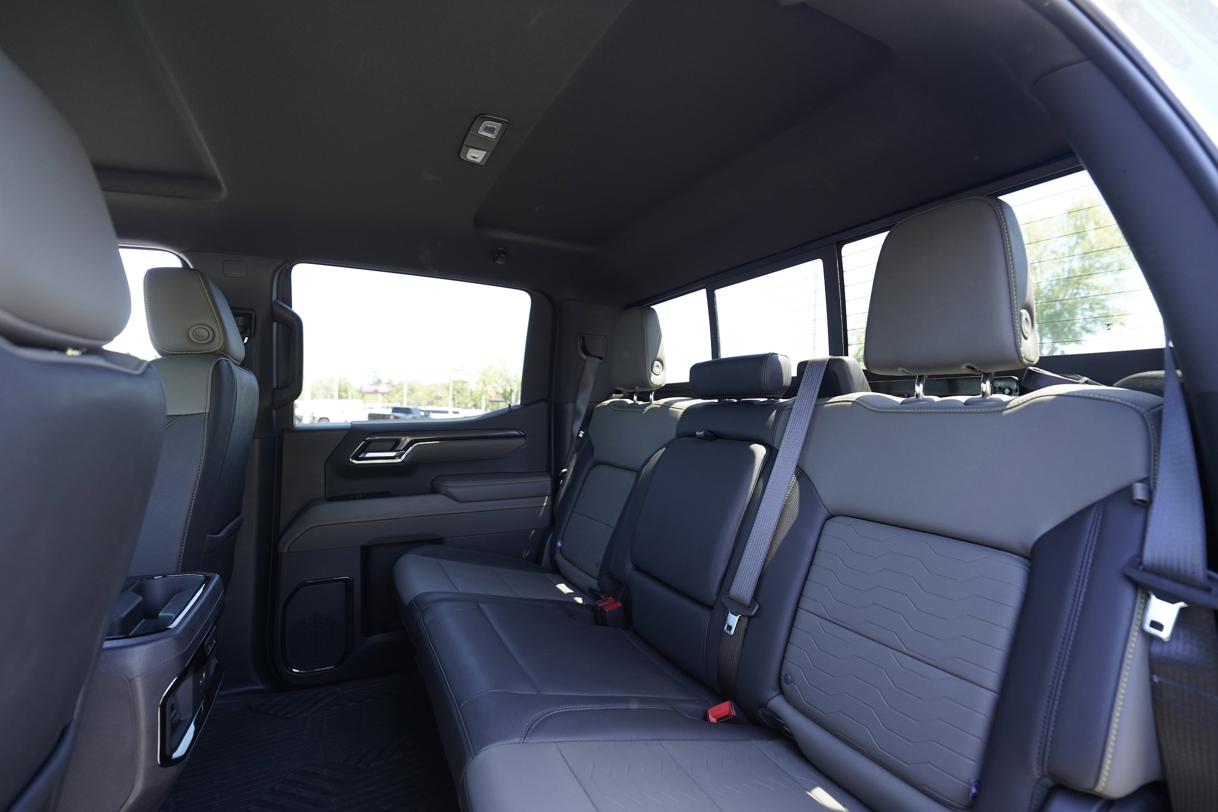 2024 Chevrolet Silverado 1500 ZR2 photo 3