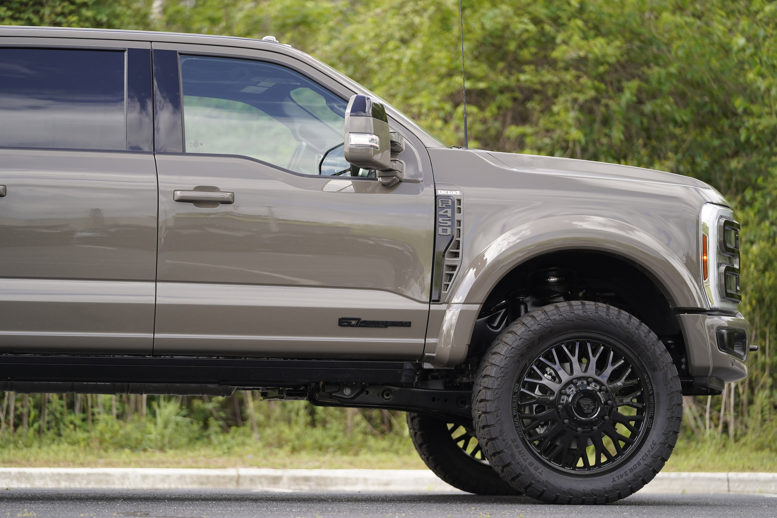 2026 Ford Super Duty F-450 DRW King Ranch photo 4