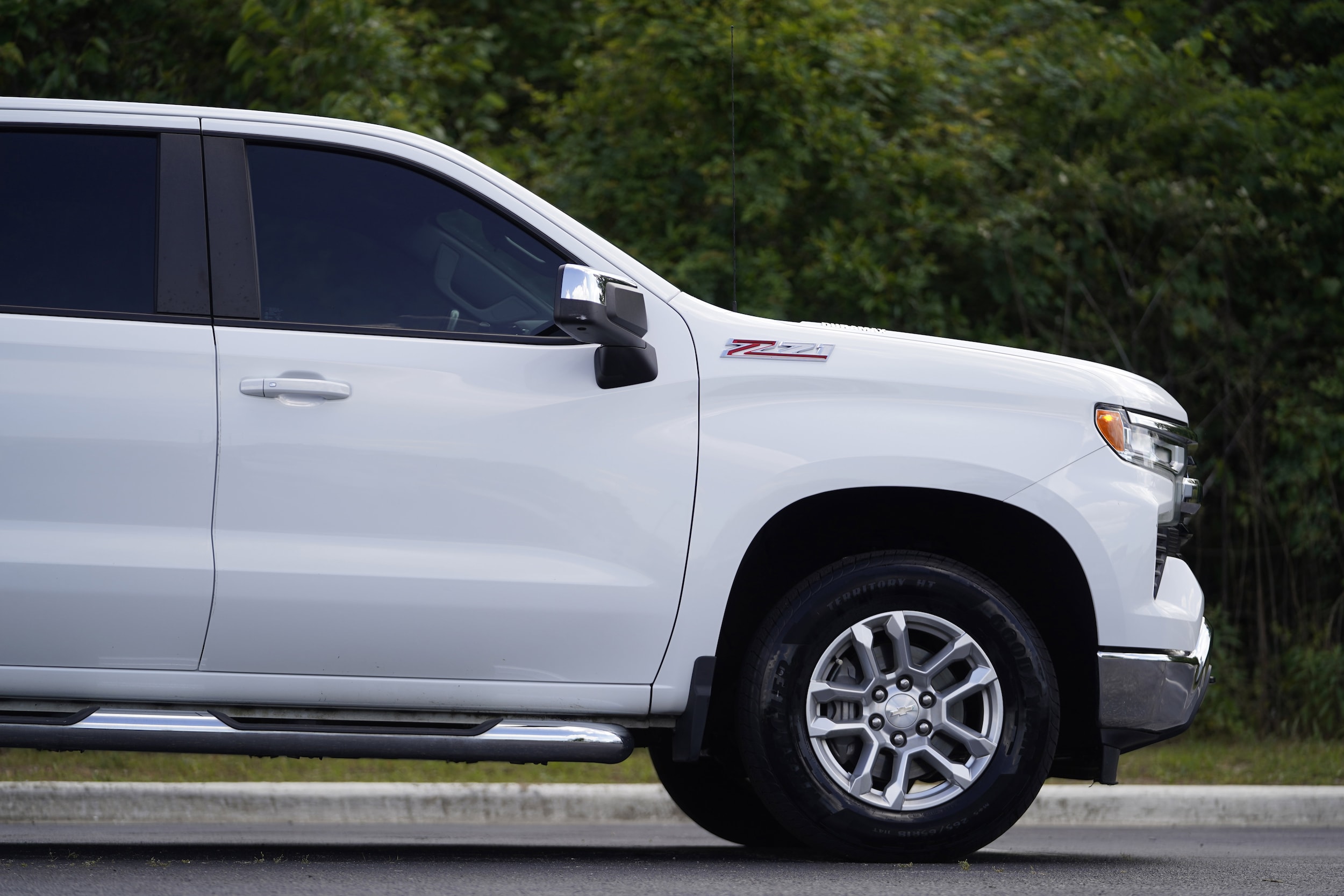 2022 Chevrolet Silverado 1500 LT photo 4