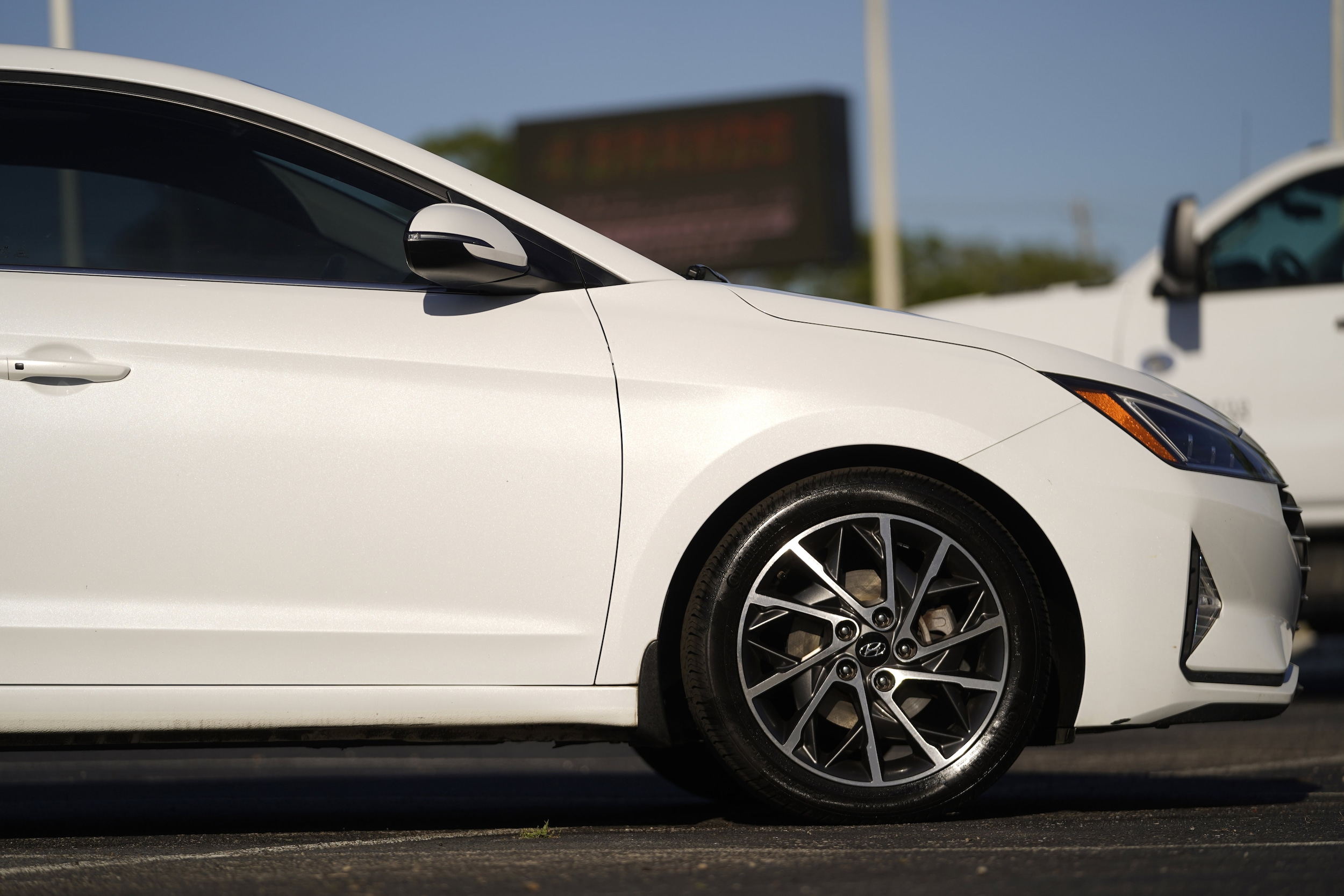 2020 Hyundai Elantra Limited photo 5