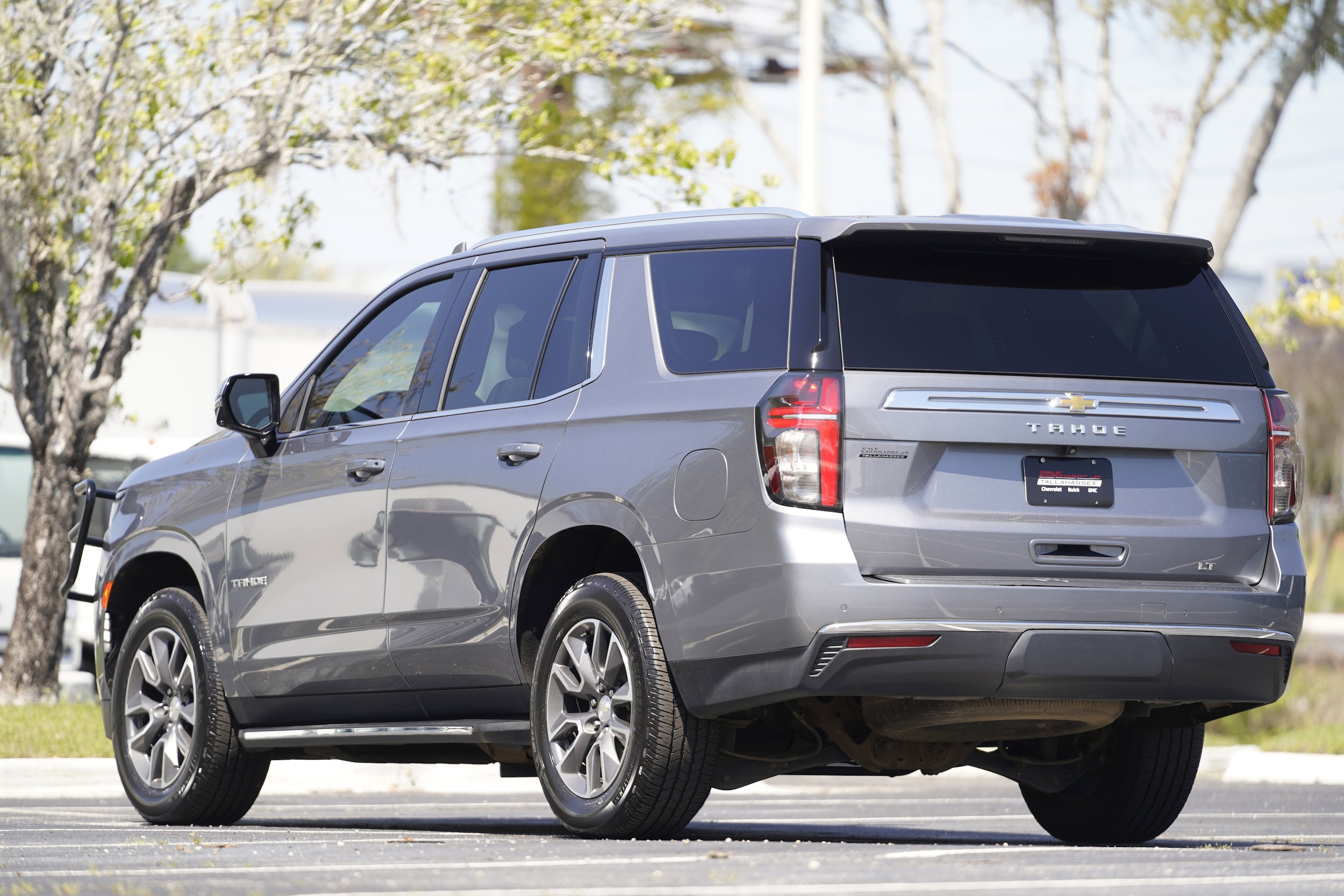 2022 Chevrolet Tahoe LT photo 2