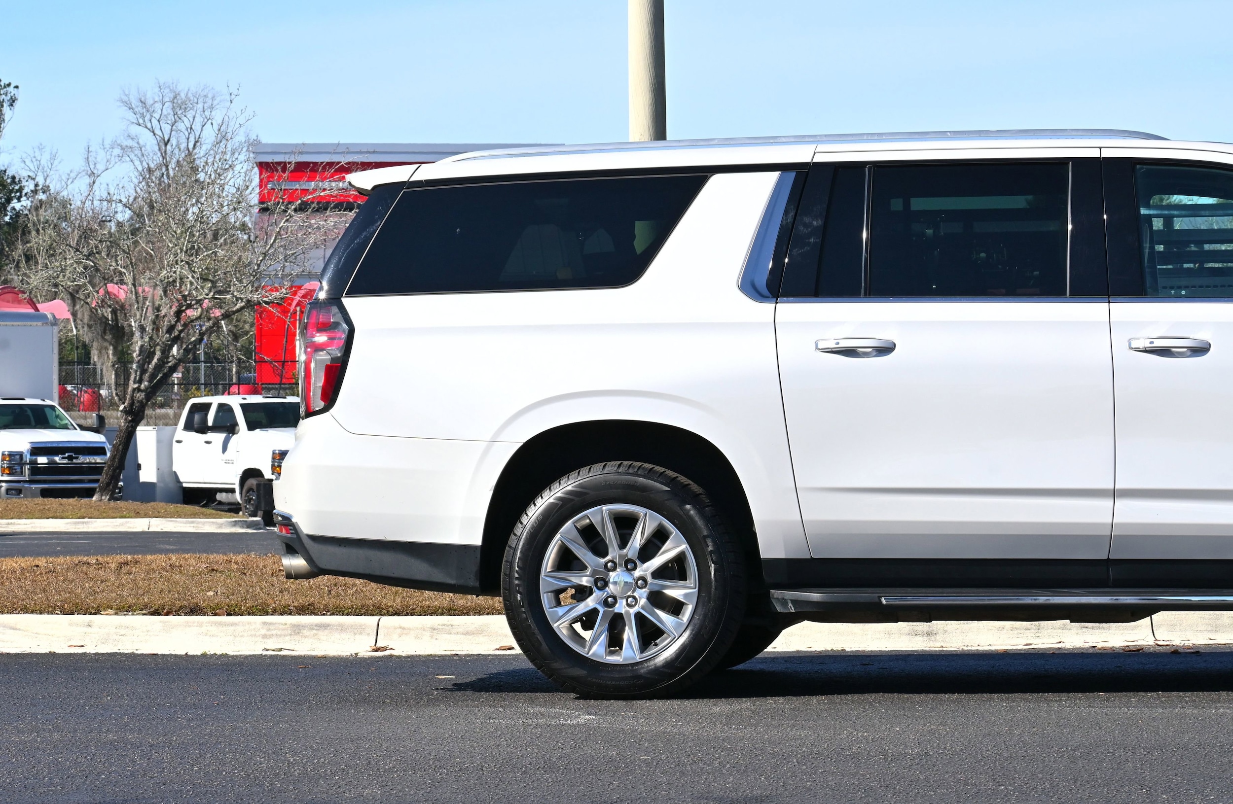 2021 Chevrolet Suburban Premier photo 4