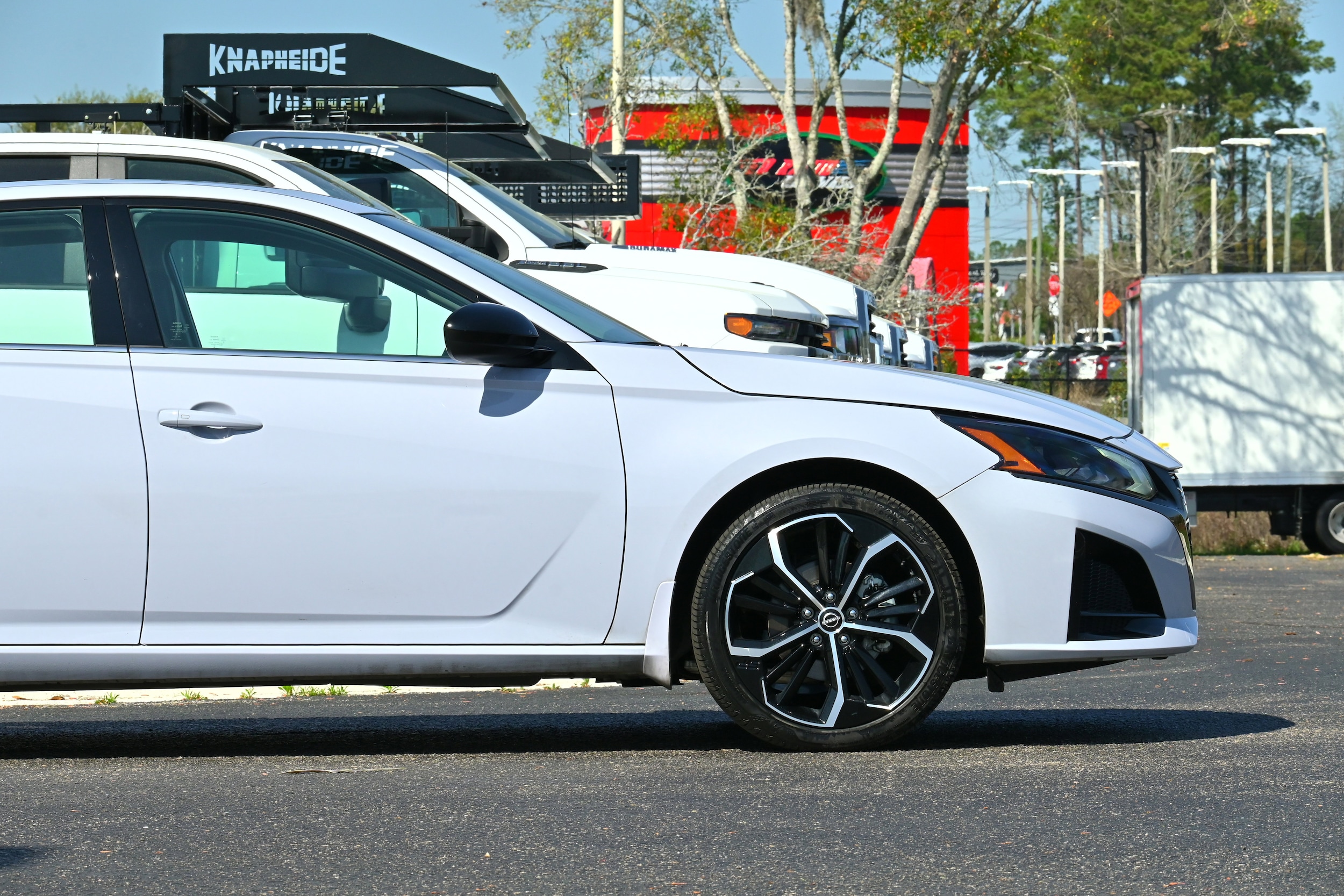 2025 Nissan Altima SR photo 5