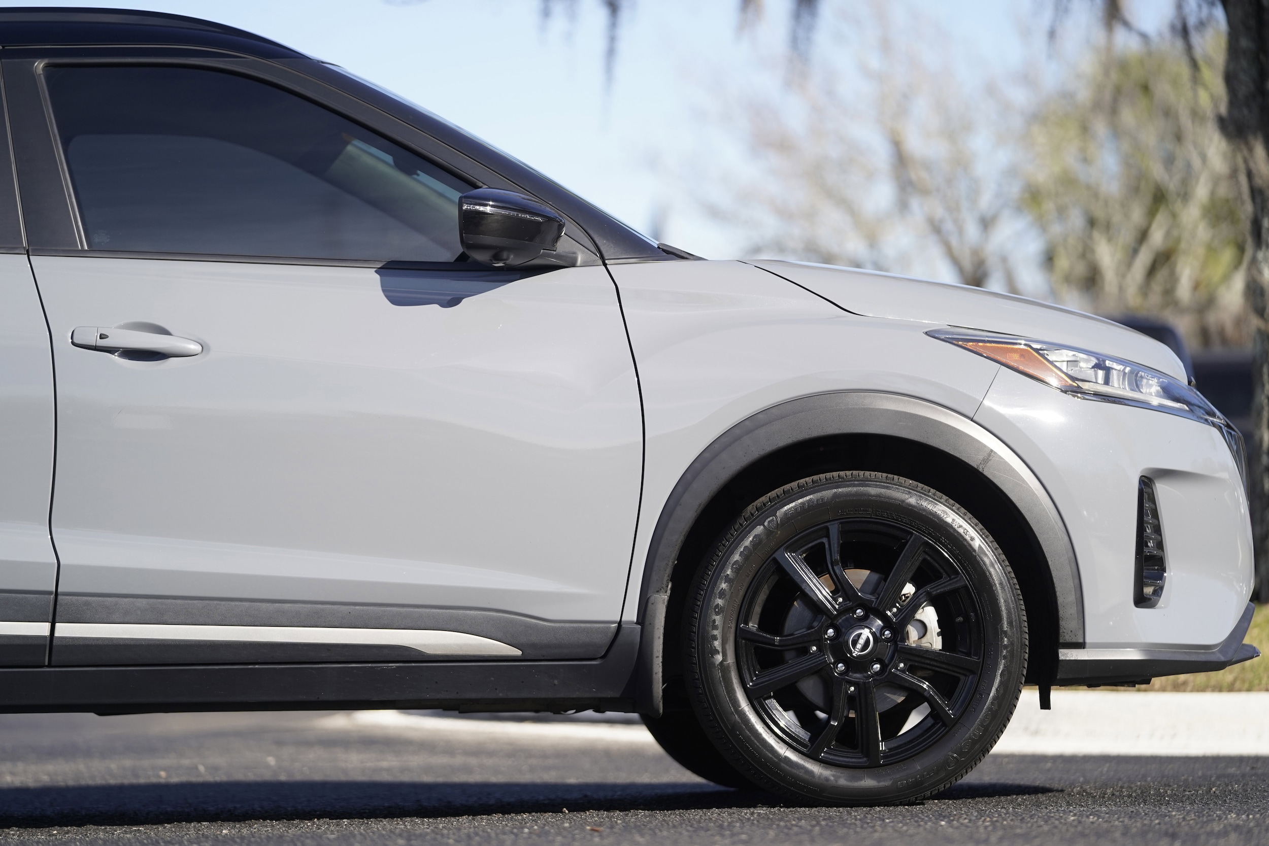 2023 Nissan Kicks SR photo 5