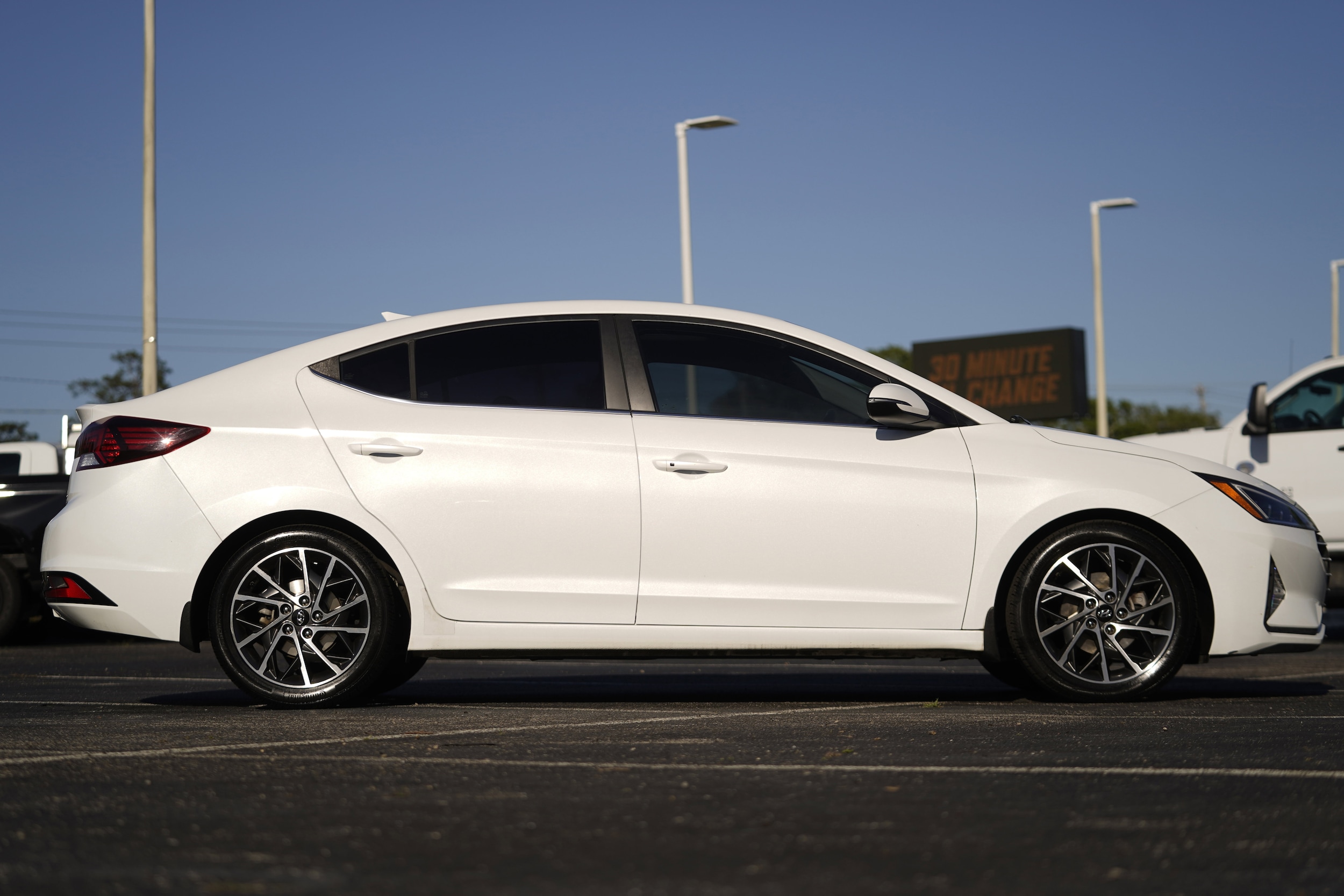 2020 Hyundai Elantra Limited photo 6