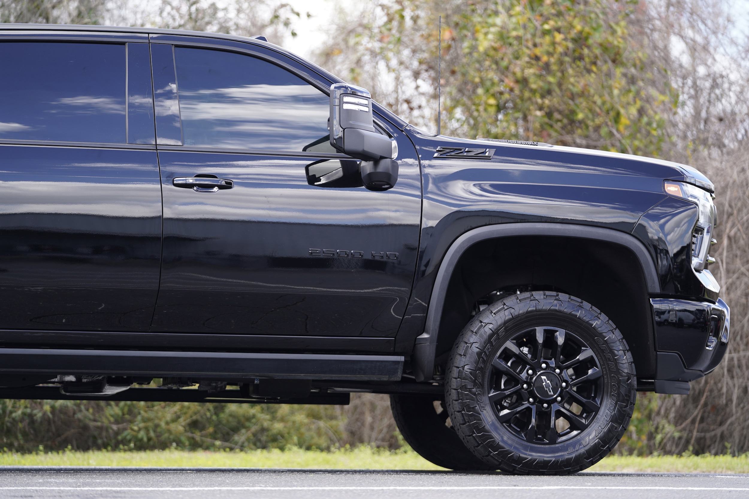 2025 Chevrolet Silverado 2500HD LTZ photo 4